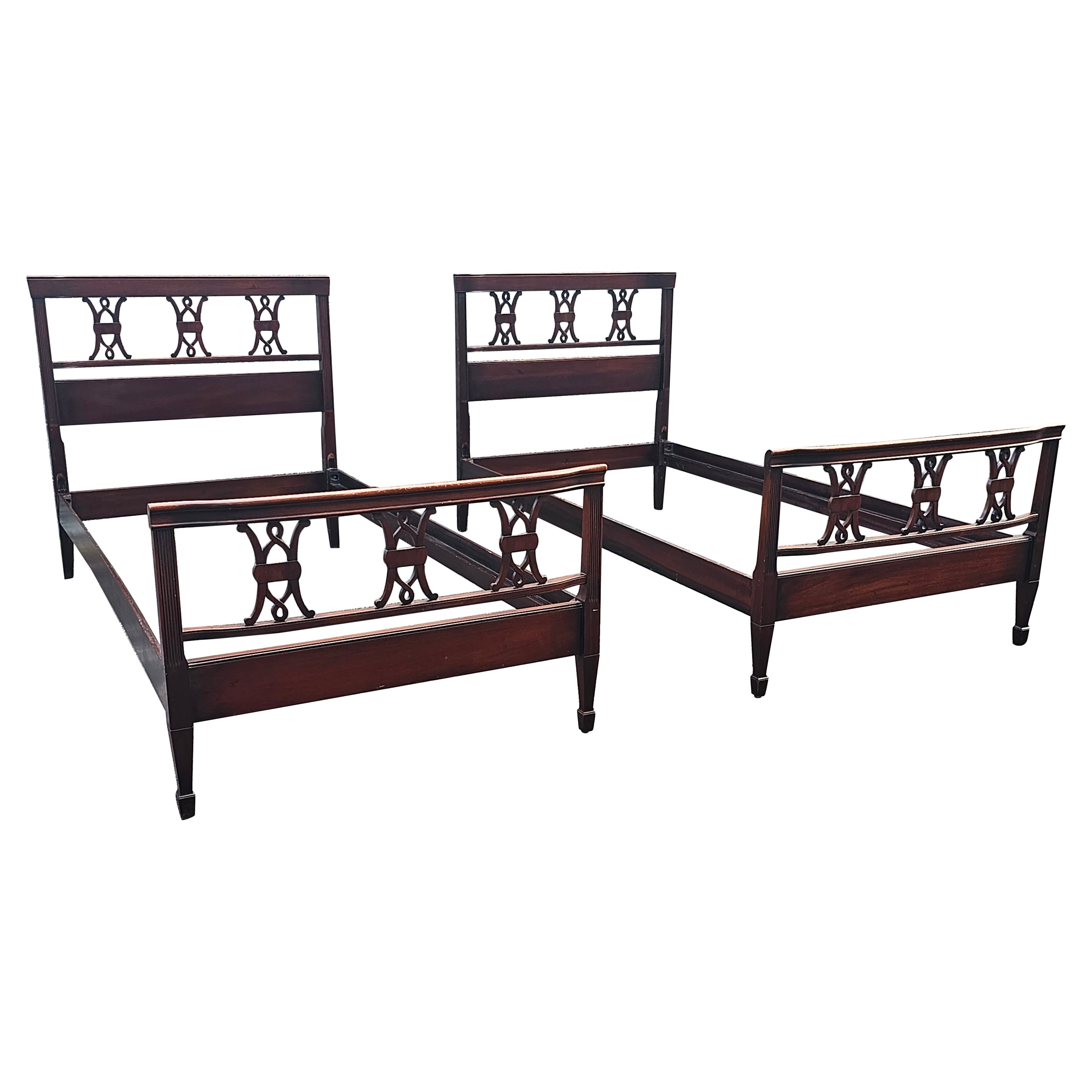 Early 20th Century Kindel Oxford Mahogany Chippendale Twin Bedstead, Pair For Sale