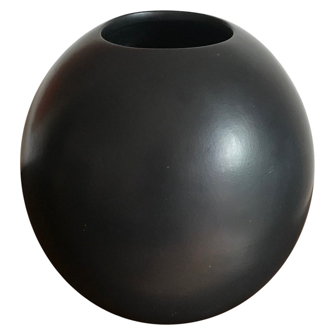 Small Architectural Pottery Spherical Vase Planter Marilyn Kay Austin   For Sale