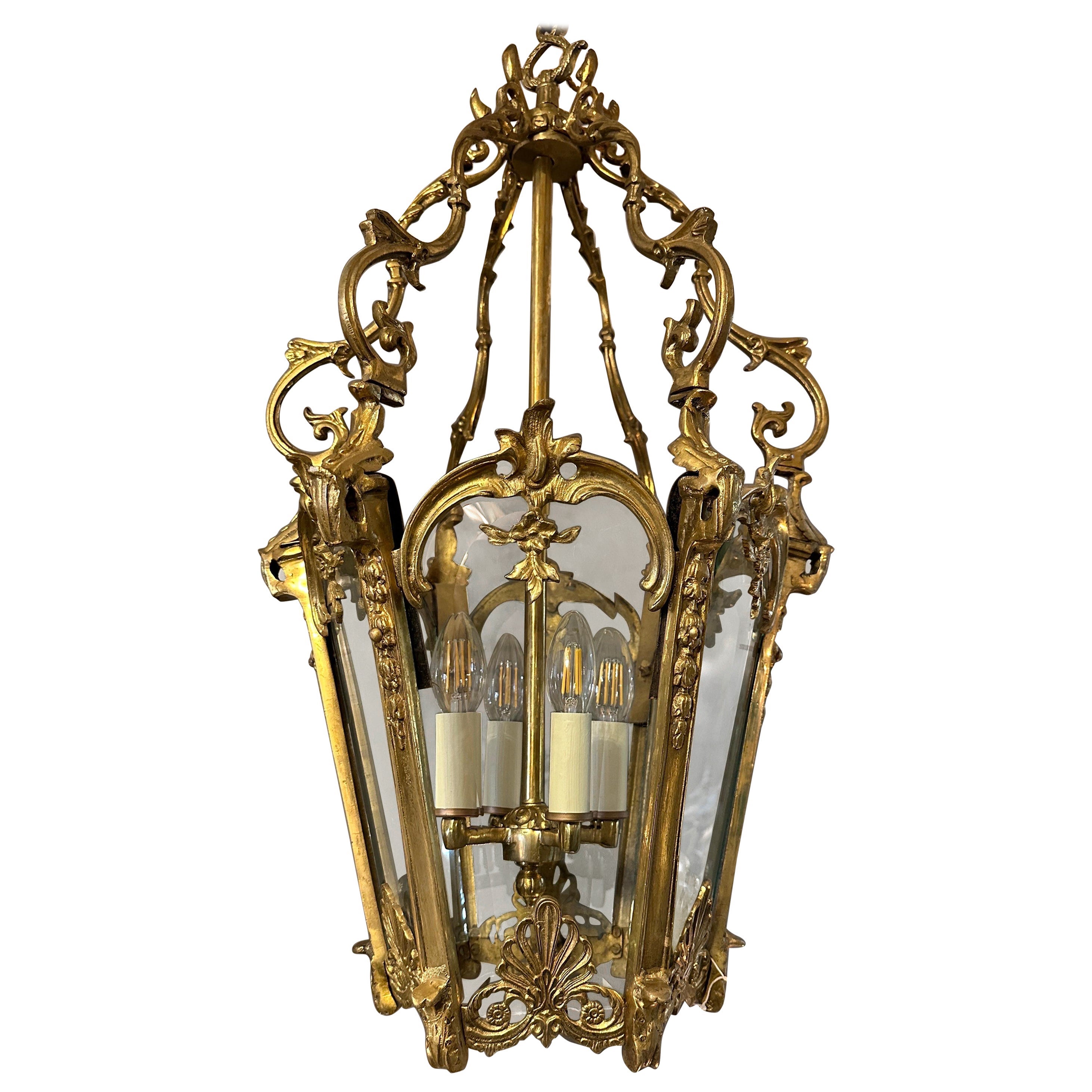 Antigua linterna rococó francesa de bronce dorado estilo Luis XV