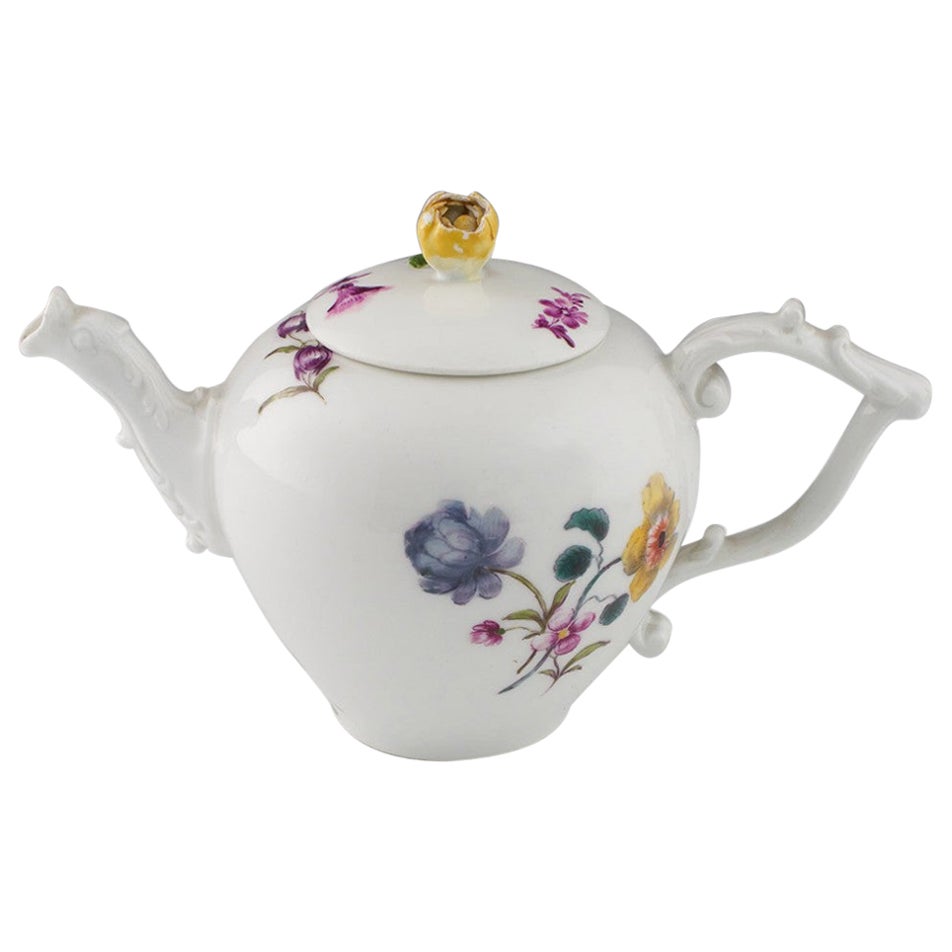 Eine Meissen Porcelain Teekanne um 1765