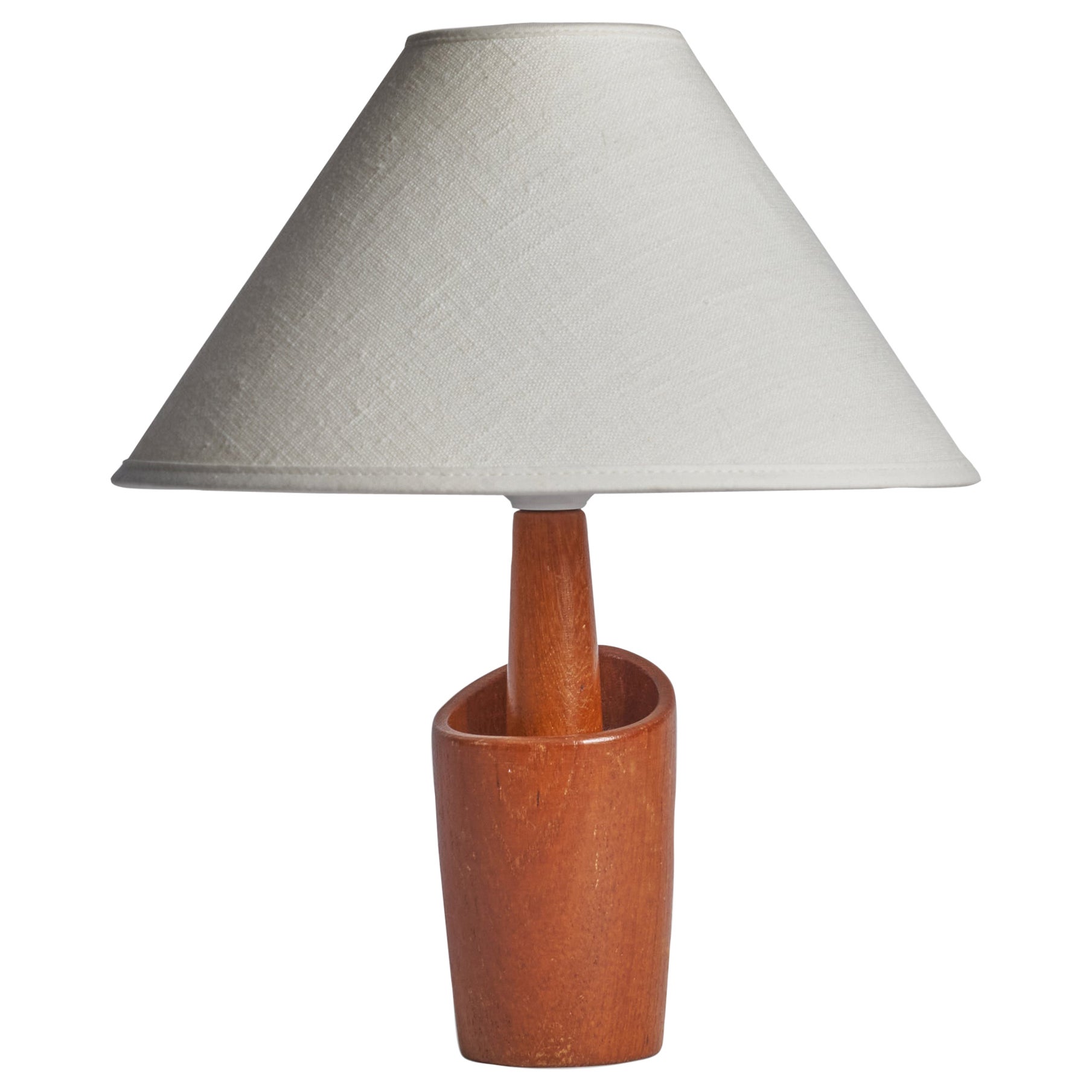 Schwedische Designerin, Tischlampe, Teakholz, Schweden, 1950er Jahre im Angebot