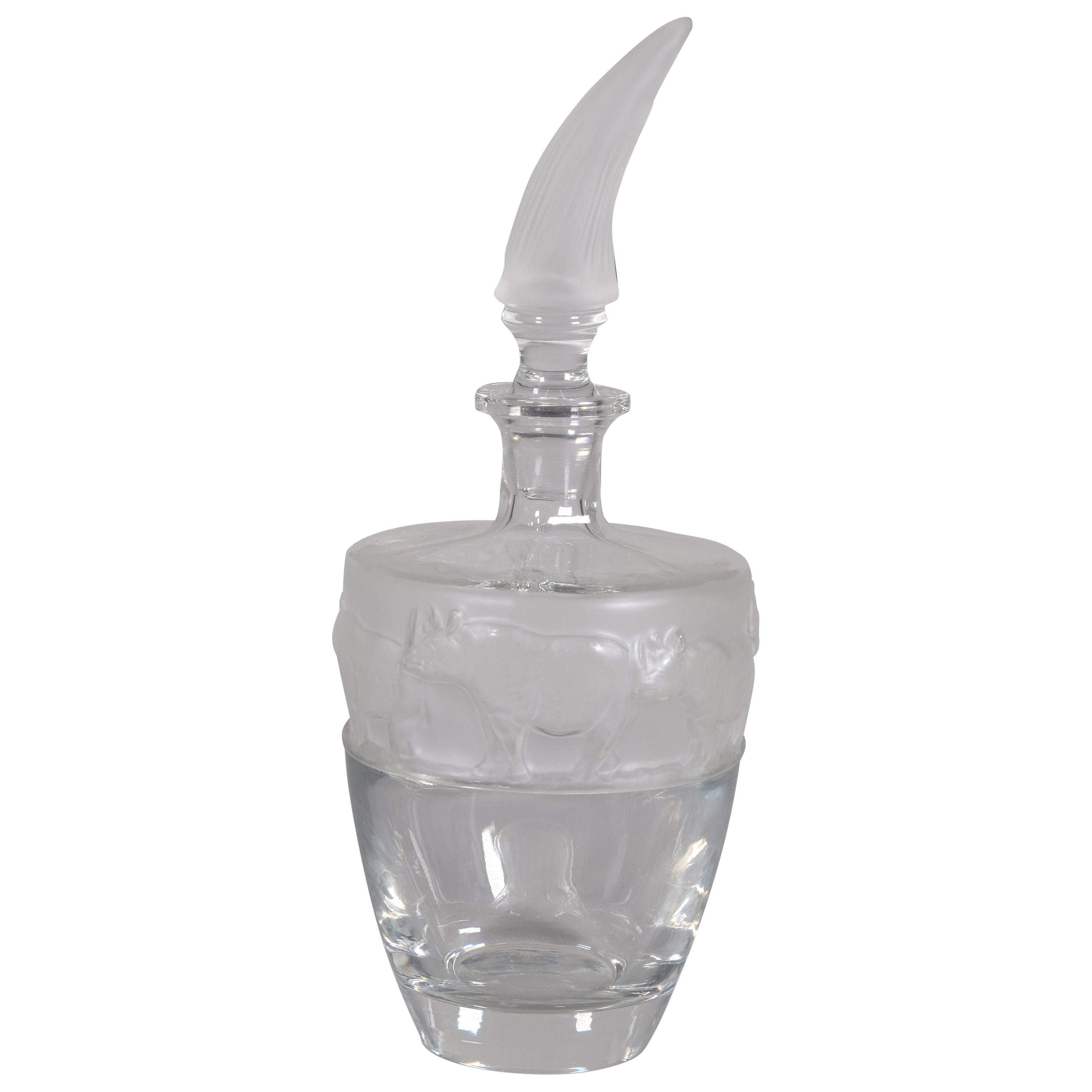 Are decanters and carafes the same?