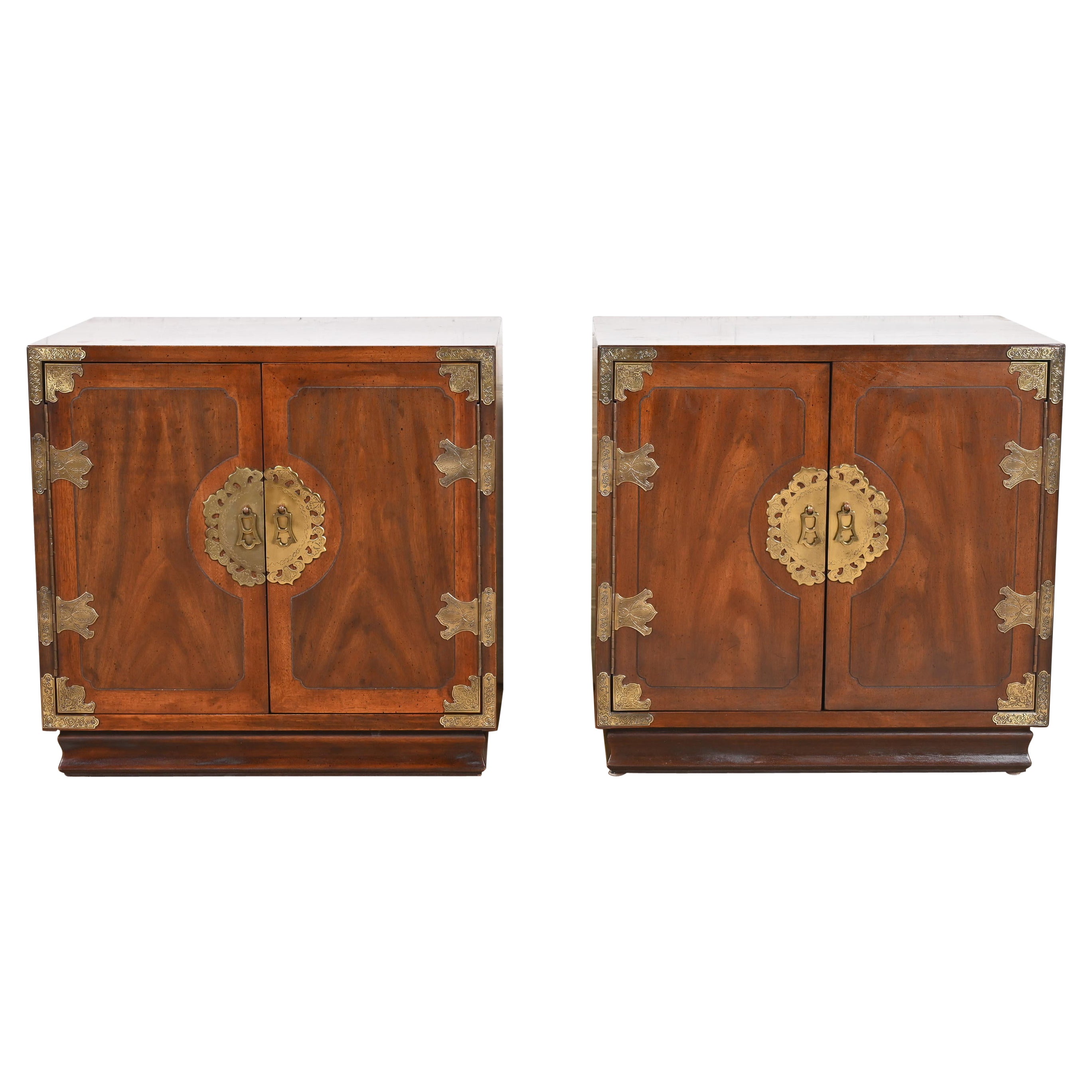 Henredon Mid-Century Hollywood Regency Chinoiserie Mahogany Bedside Chests, Pair For Sale