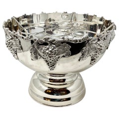 Vintage Estate Silver-Plated Champagne Wine Cooler with Rack, Circa 1940.
