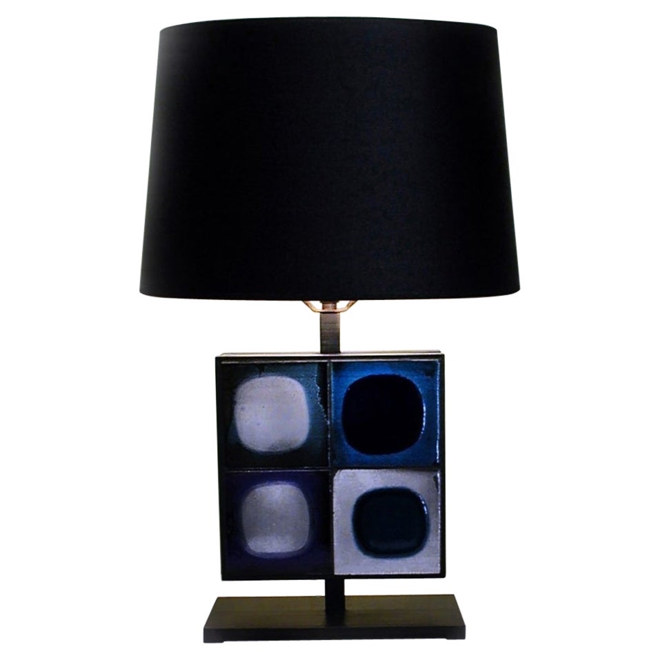 Lampe de table Gueridon avec rares carreaux bleus « Planetete » de Roger Capron