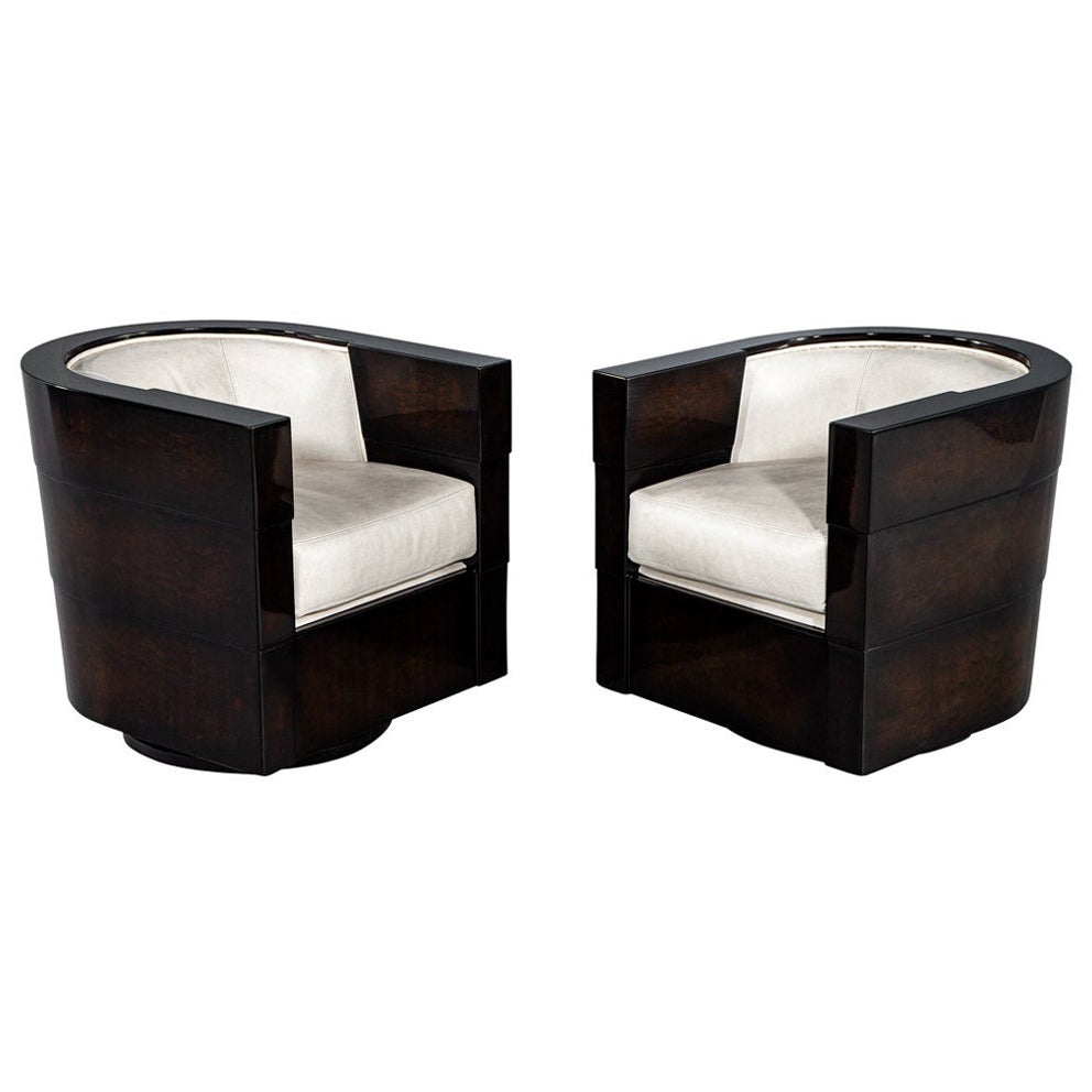 Paar Art-Déco-Lounge-Stühle aus Leder CIRCA 1940er Jahre im Angebot
