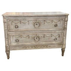 Vieille commode française peinte de style Louis XVI