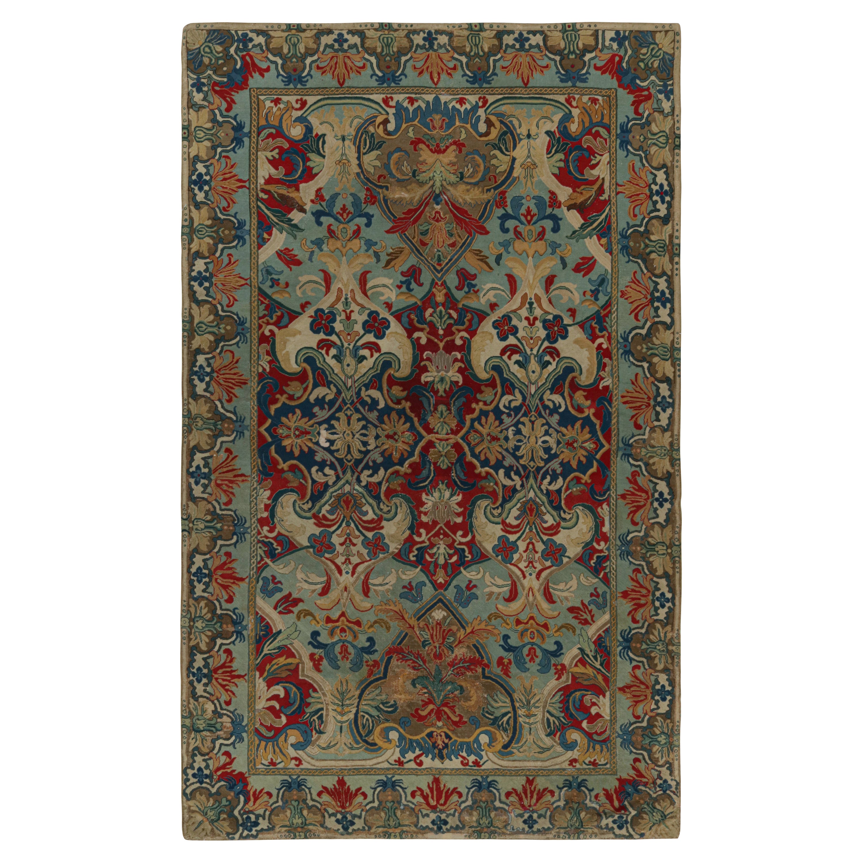 Tapis à l'aiguille français ancien à motifs floraux en vente