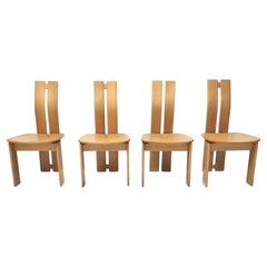 Ensemble de quatre chaises dans le style d'Afra & Tobia Scarpa avec cadre Durmast