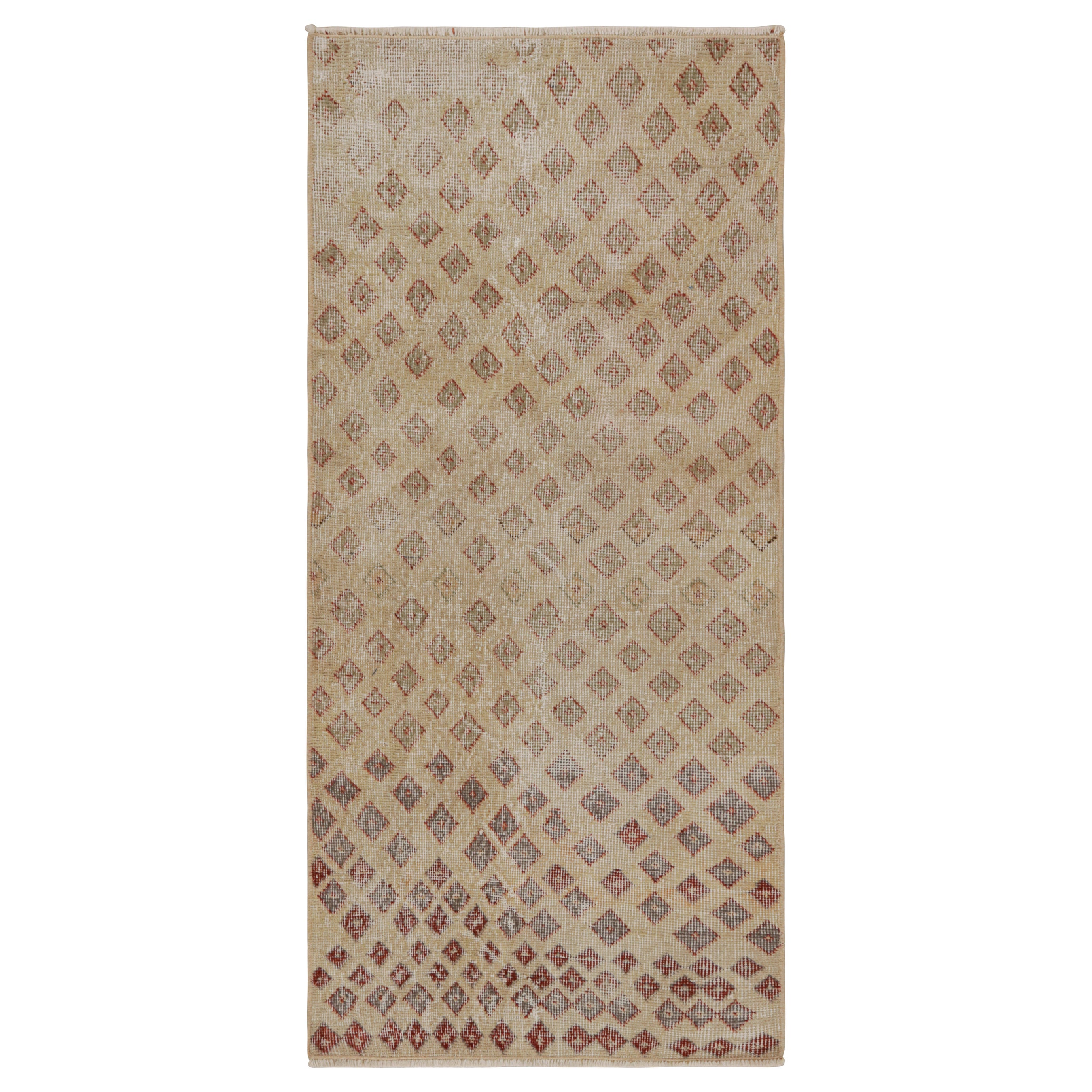 Vintage Zeki Müren Teppich, mit All-Over Geometrische Muster, von Rug & Kilim