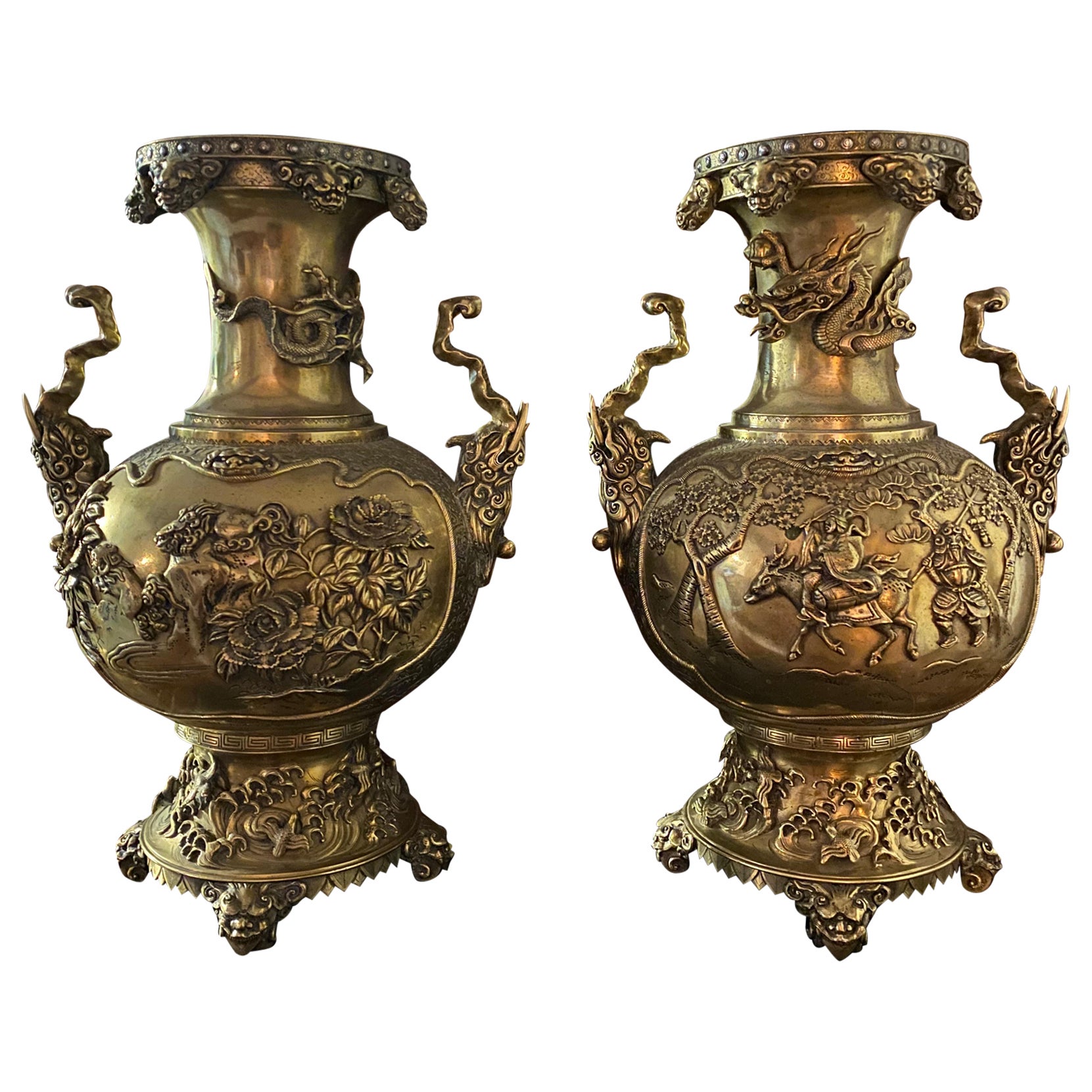 Magnificent Pair Bronze Vases 19th Century Japanese Meiji