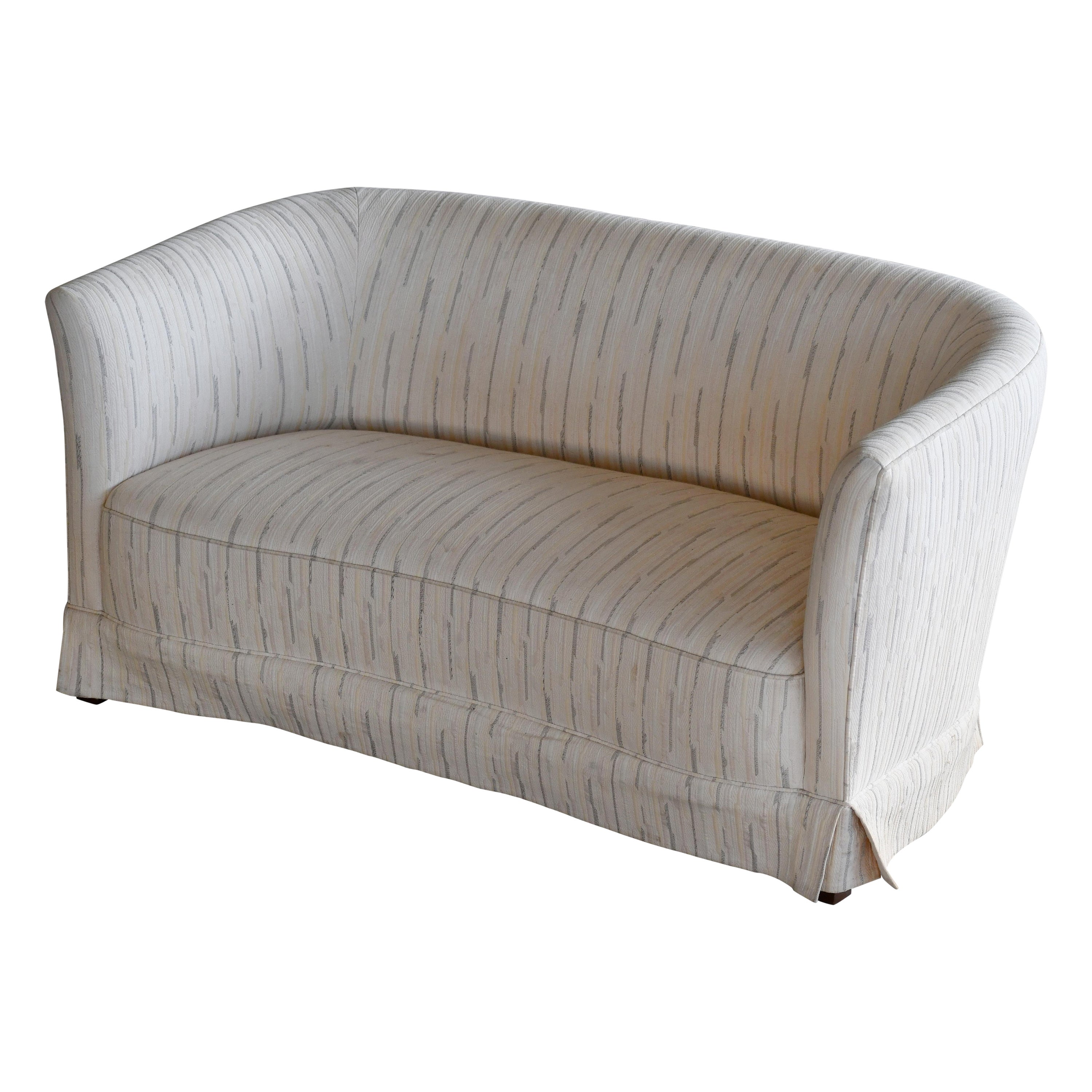Danish 1950s Settee or Loveseat in the Style of Peter Hvidt For Sale