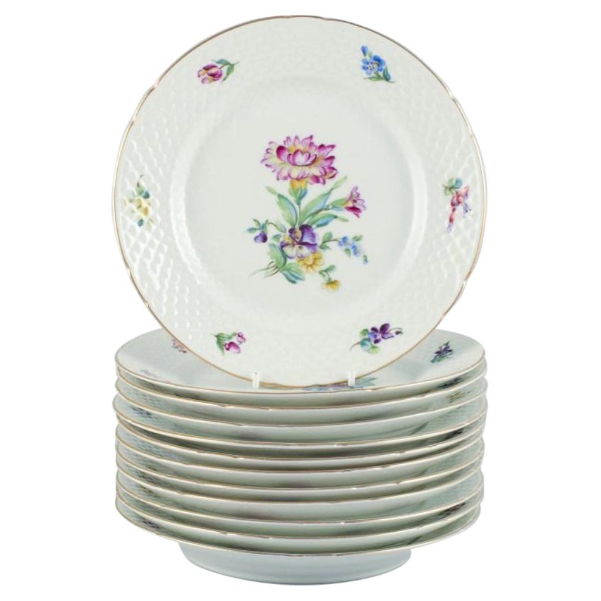 Bing & Grøndahl, Saxon Flower, set of twelve lunch plates. Approx. 1920/30s. For Sale