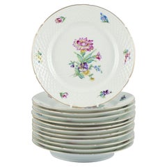 Bing & Grøndahl, Saxon Flower, set of twelve lunch plates. Approx. 1920/30s.