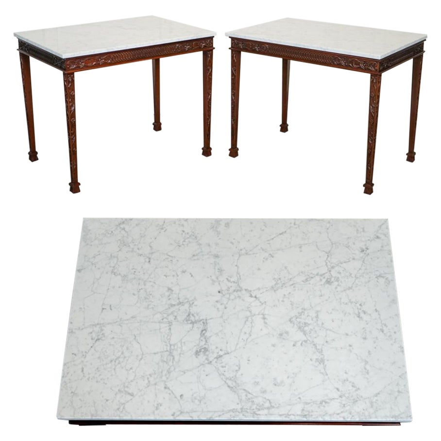 Paire de tables de CONSOLE de style CHIPPENDALE avec plateaux en marbre CARRARA blanc