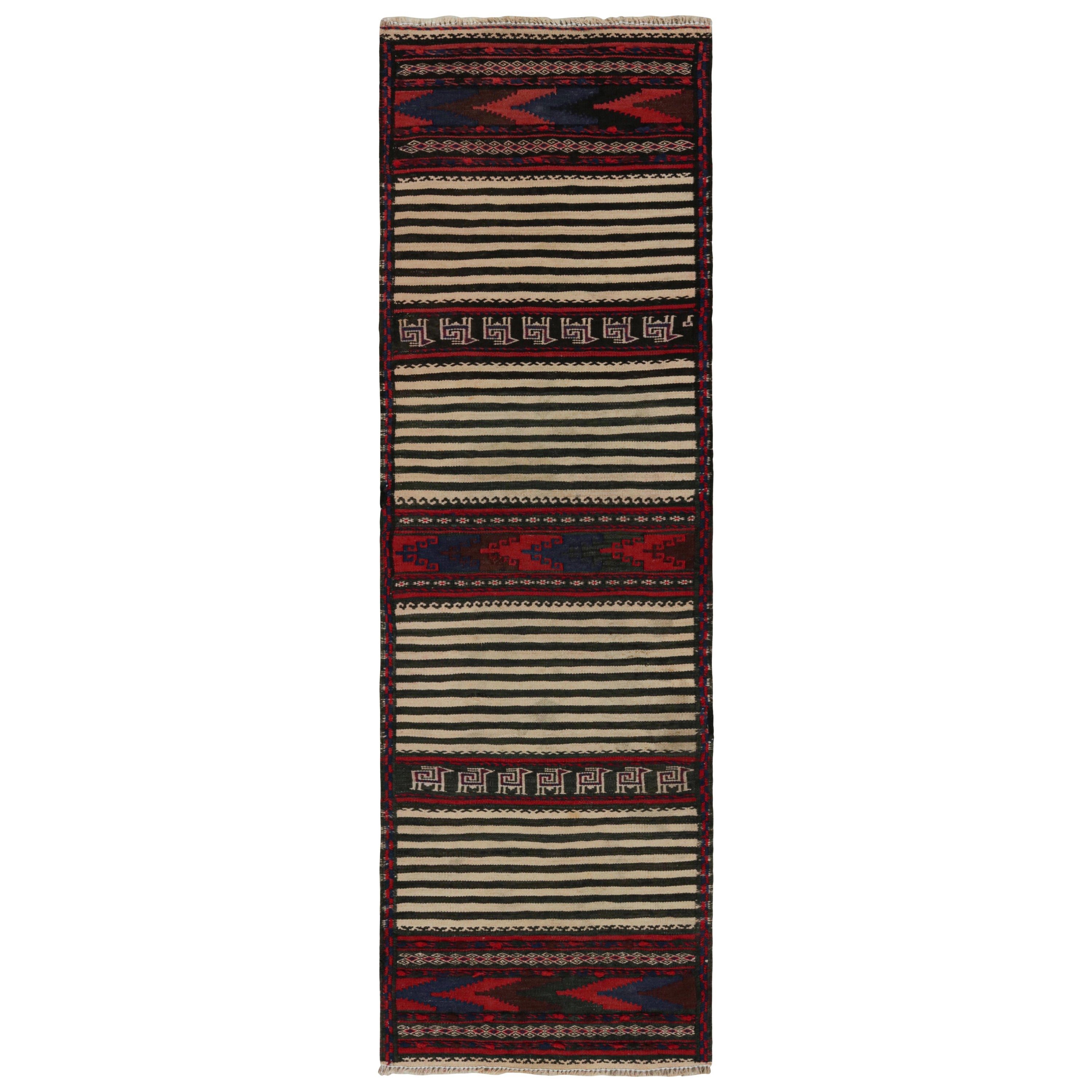 Vintage Afghan Baluch Kilim Läufer Teppich, mit geometrischen Mustern von Rug & Kilim im Angebot