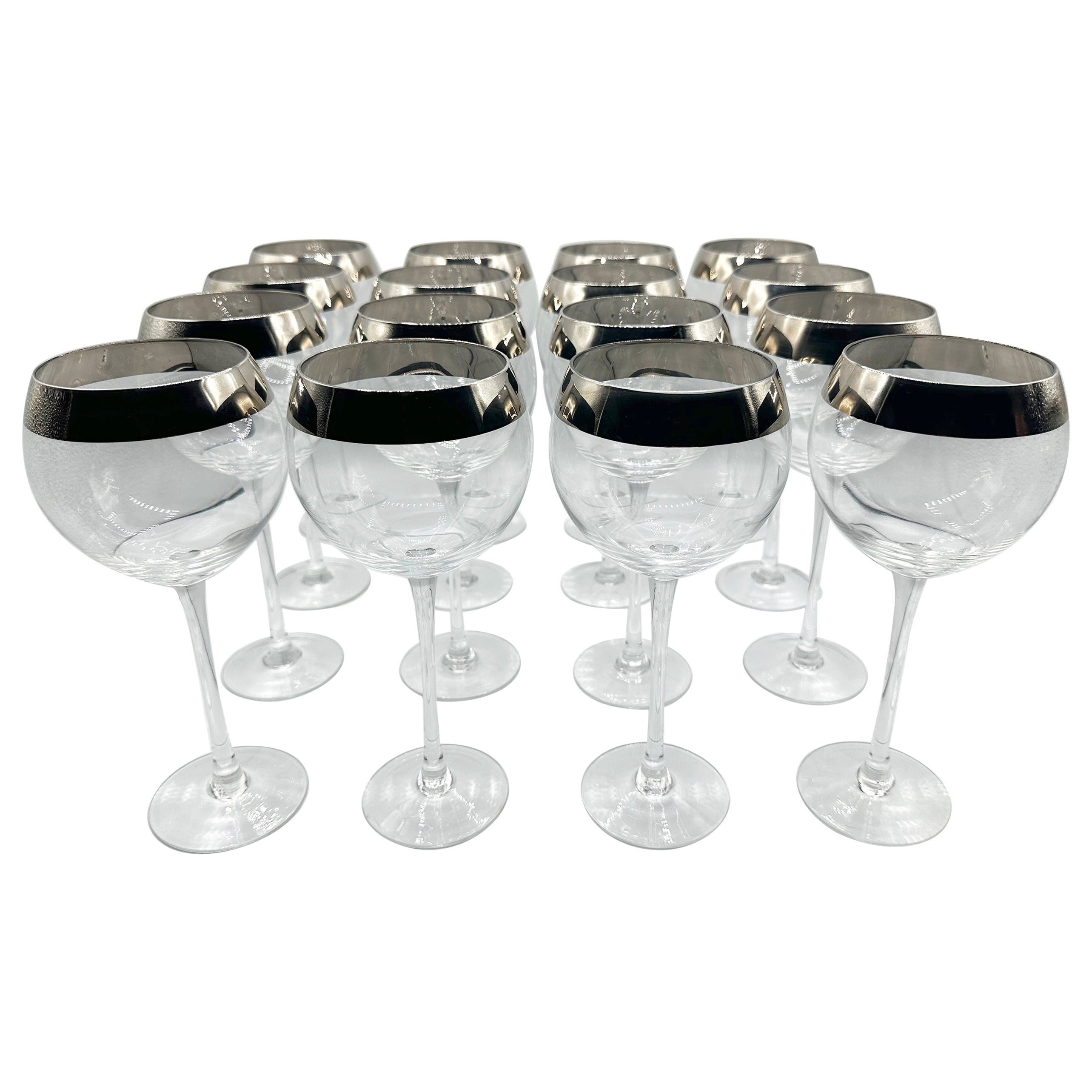 Dorothy Thorpe Platinum Rimmed Wine Glasses set of 16 For Sale