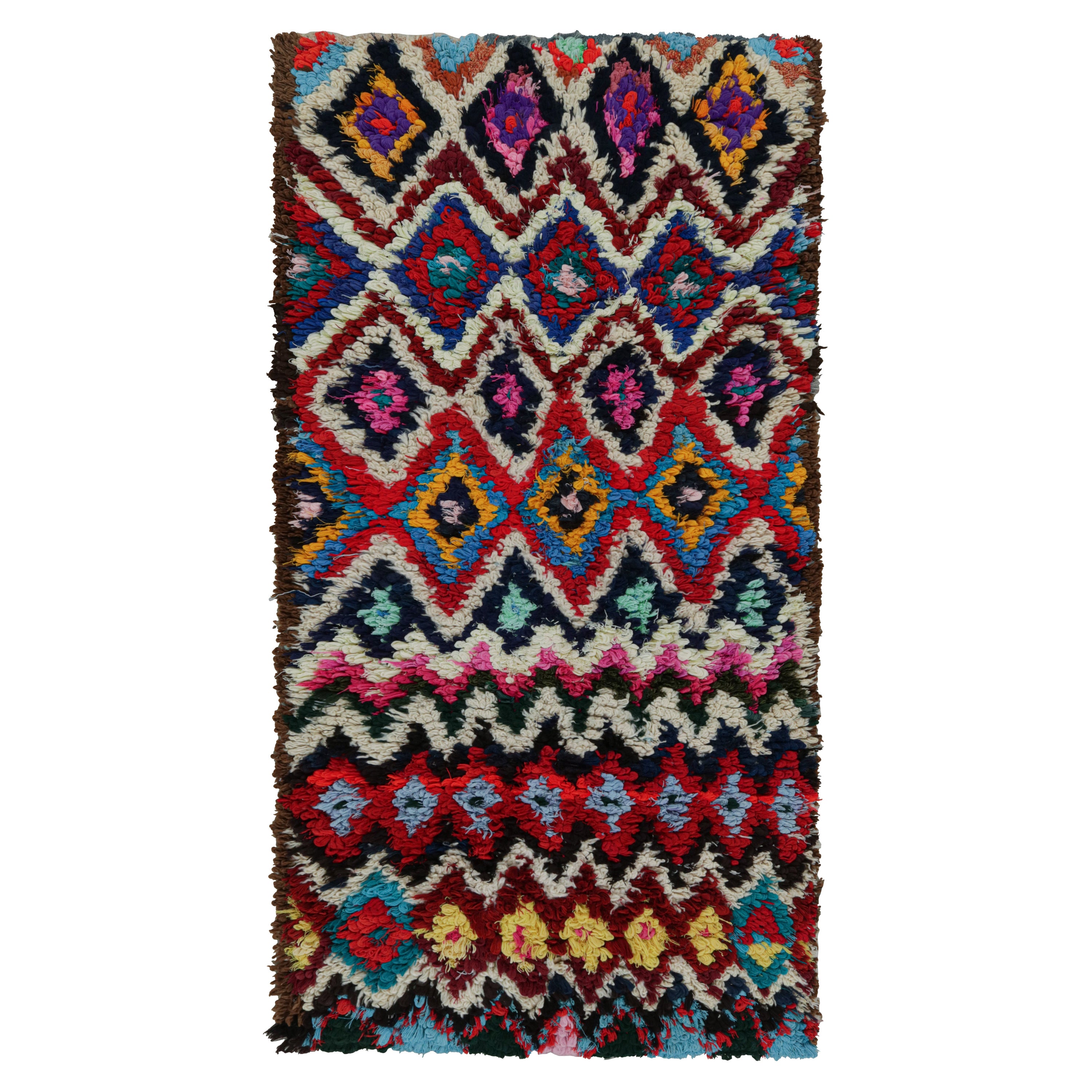 Alfombra de casa Azilal estilo marroquí con dibujos años 50 by Rug & Kilim