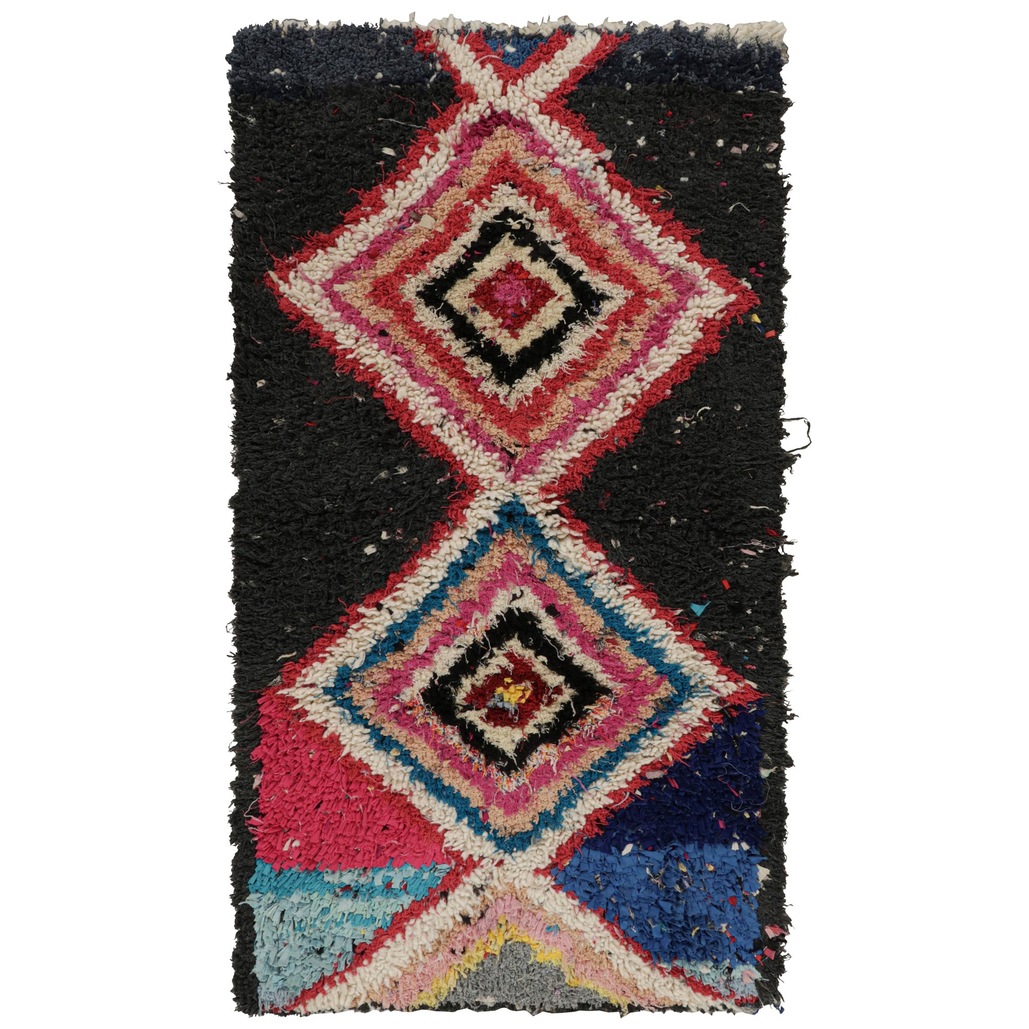 Tapis marocain Azilal des années 1950 à motifs polychromes par Rug & Kilim