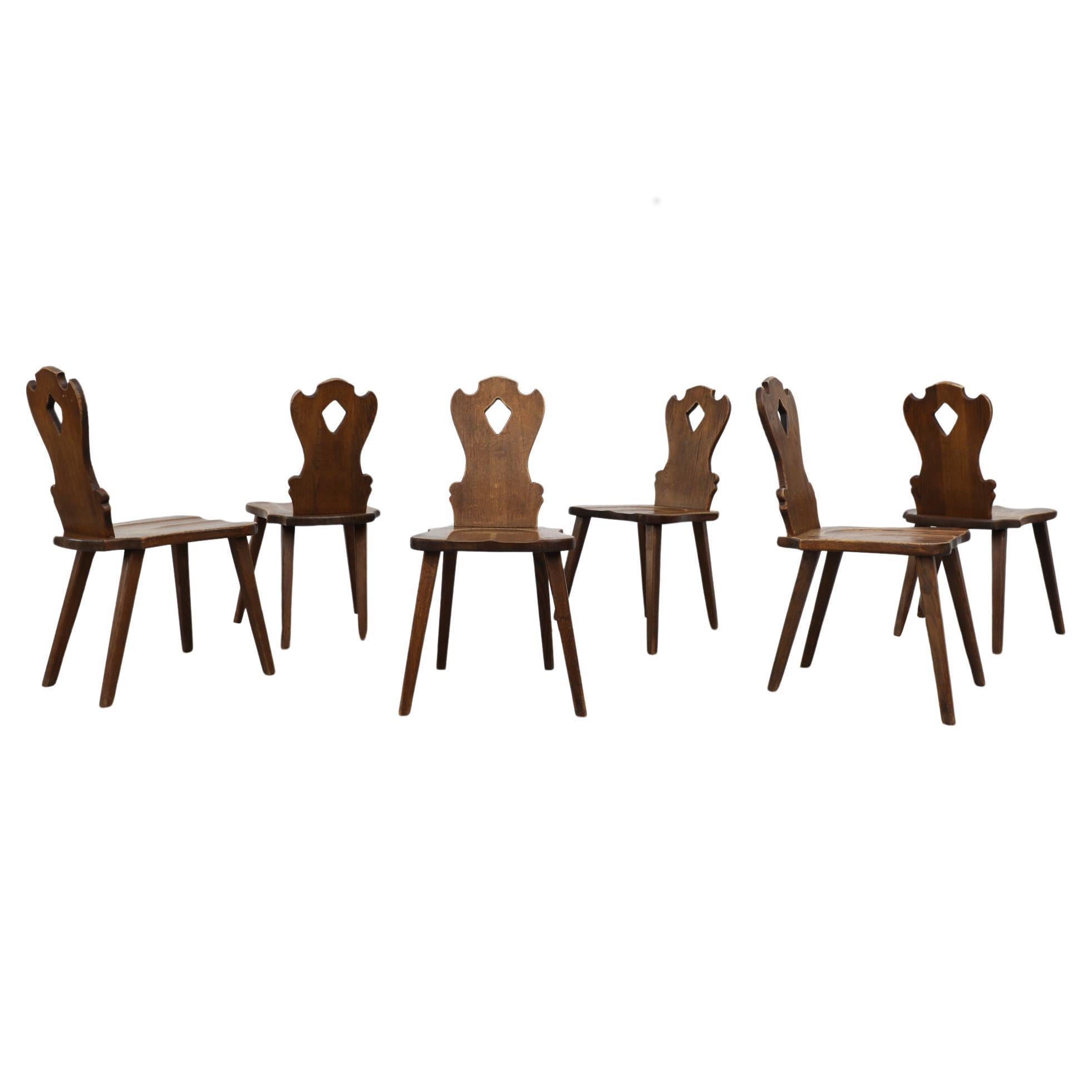 6 Stühle aus dunkler Eiche, geschnitzt im Tiroler Stil, Brutalismus Mitte des Jahrhunderts im Angebot