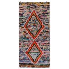 Alfombra marroquí Azilal de los años 50 con motivos policromáticos by Rug & Kilim