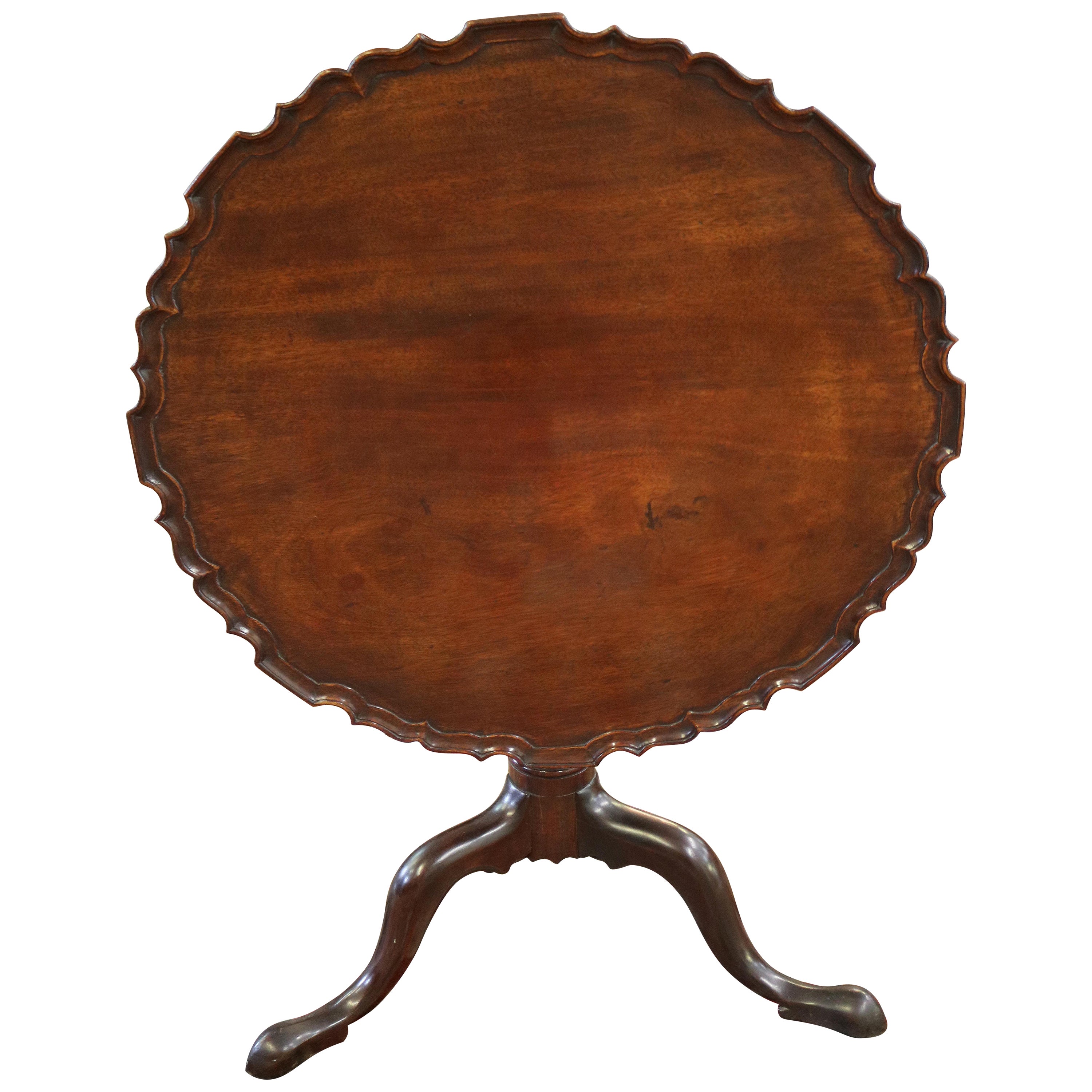 Gorgeous Mahogany 18th Century Queen Anne Pie Crust Tilt Top Table Circa 1740's For Sale