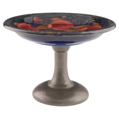 William Moorcroft Tudric Zinnmontierte Tazza aus Zinn, um 1915