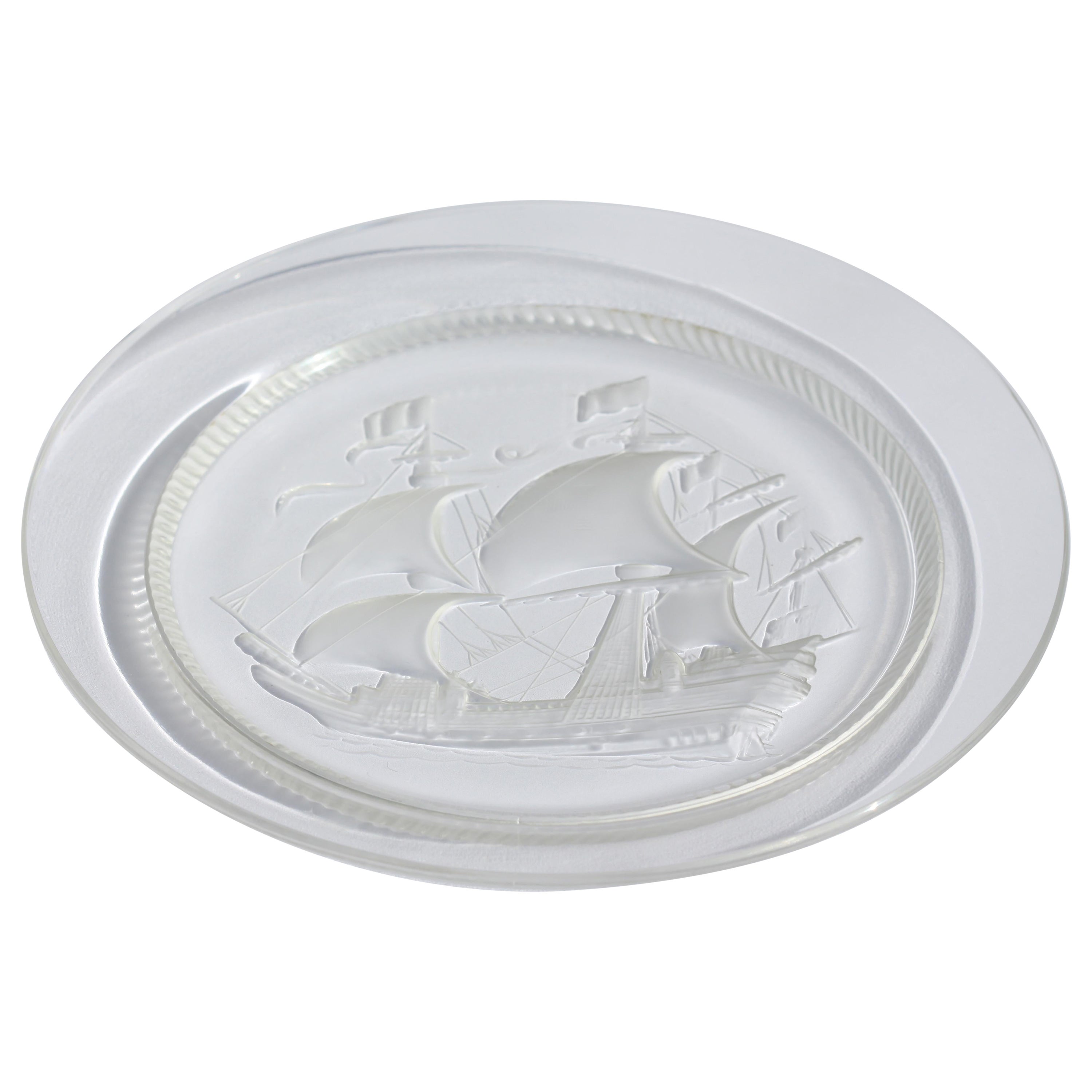  A Lalique Crystal 'Ship' glass plate, Modern For Sale