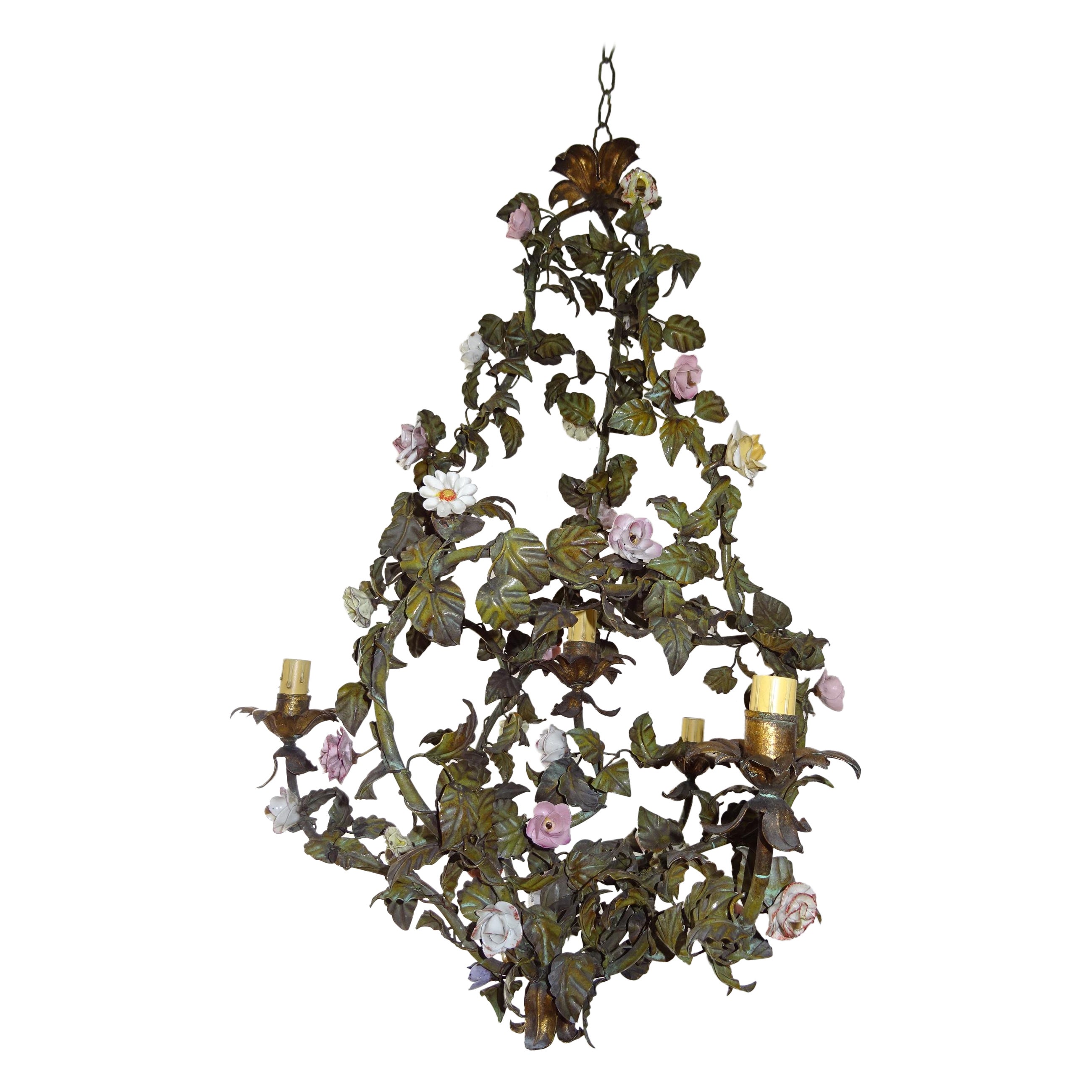 Riesiger Italienischer Tole Porzellan Blumen Polychromer Kronleuchter, um 1870 Selten