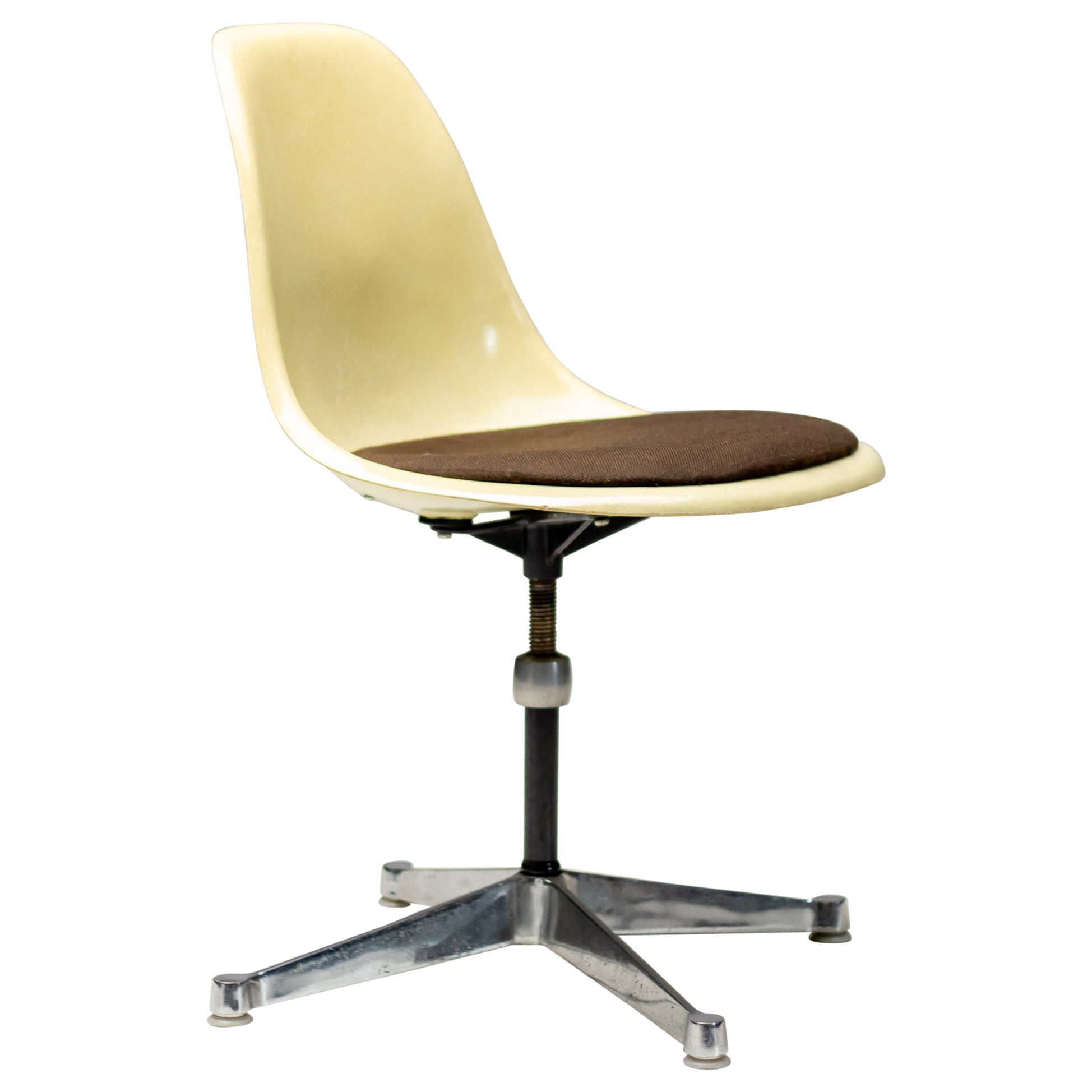 Eames Contract Base Desk Chair For Sale