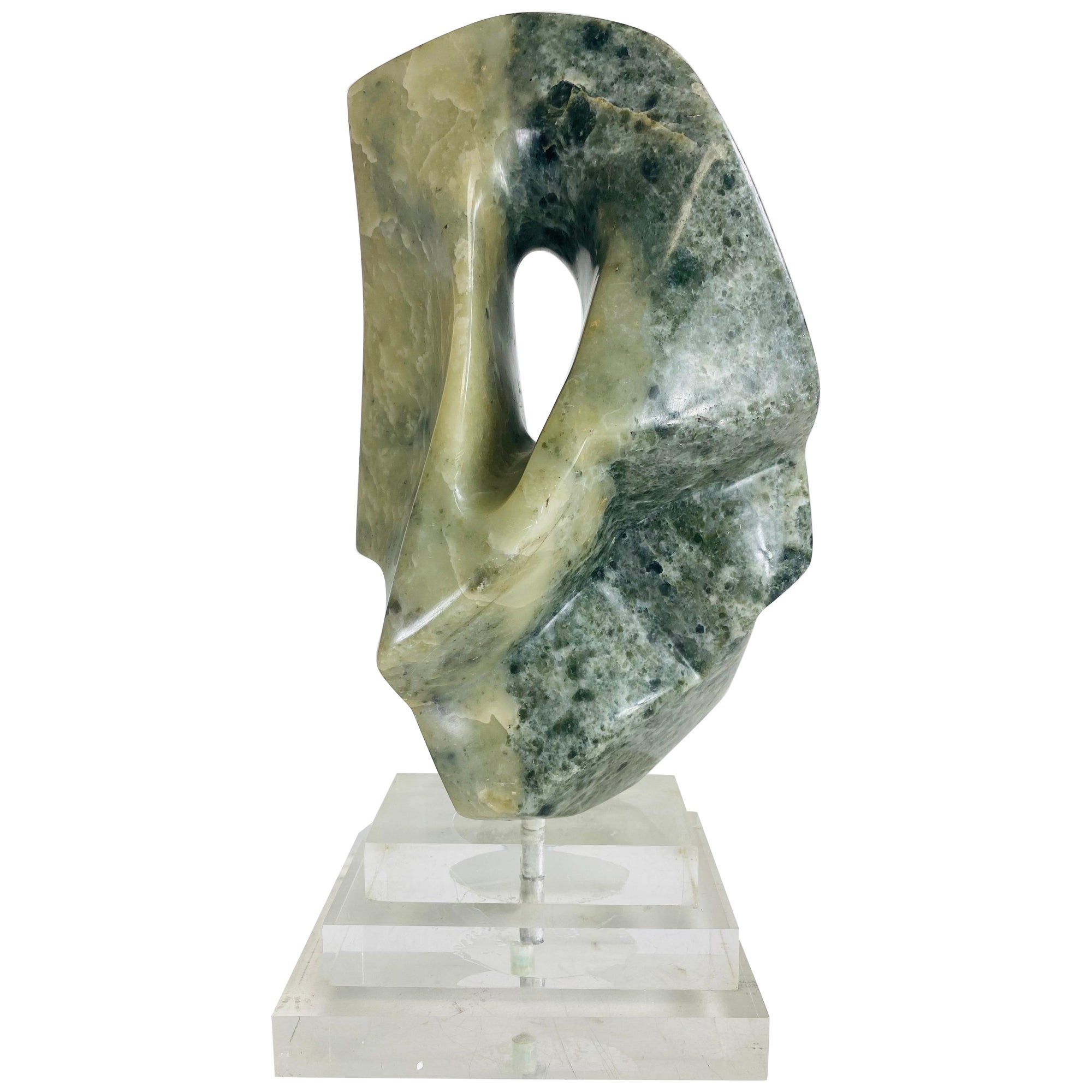 Sculpture abstraite en onyx, sculptée à la main, datant du milieu du siècle dernier.