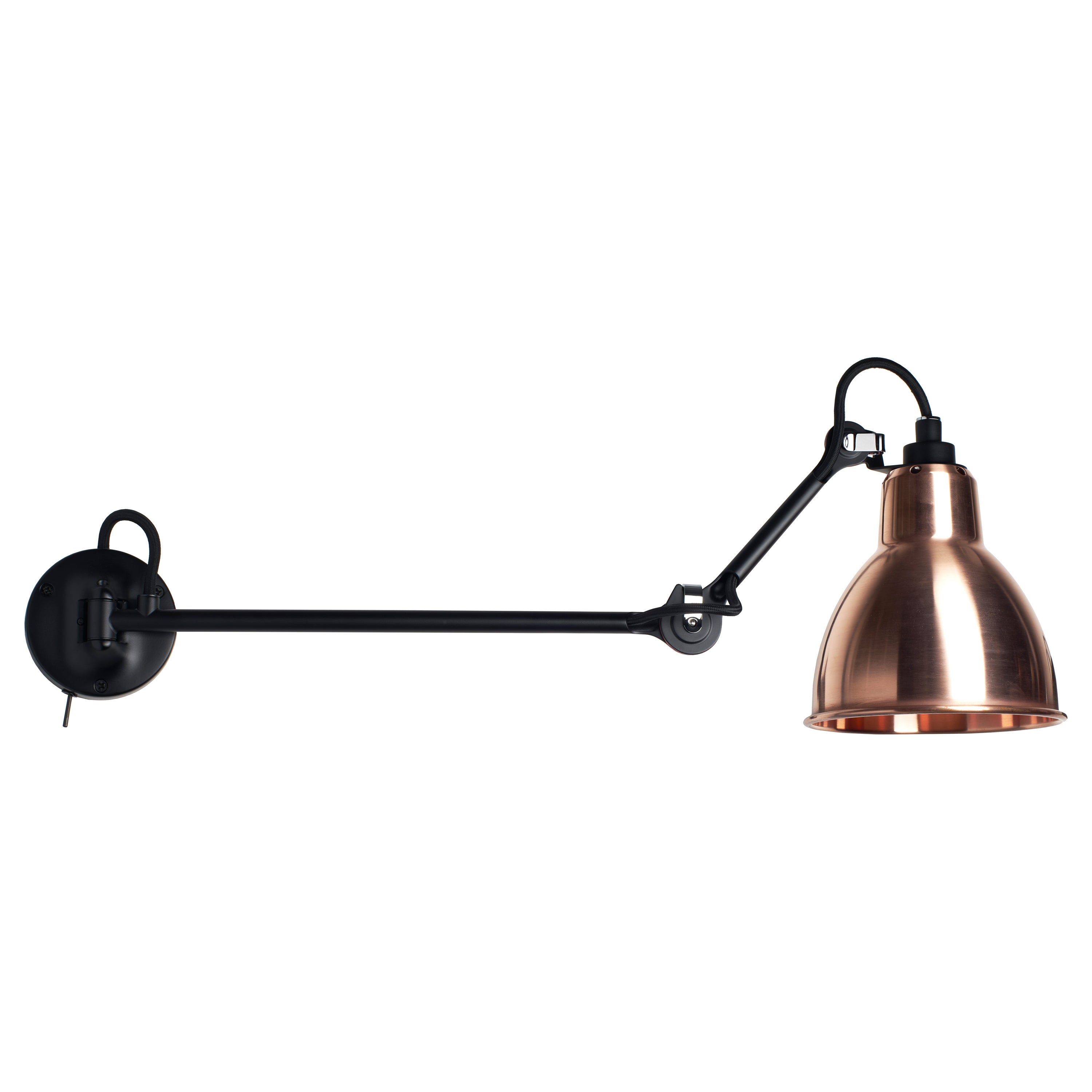 DCW Editions La Lampe Gras N°204 L40 SW Lámpara de pared con brazo negro y pantalla de cobre en bruto