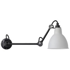 DCW Editions La Lampe Gras N°204 L40 Wandleuchte mit schwarzem Arm &Polycarbonat-Schirm