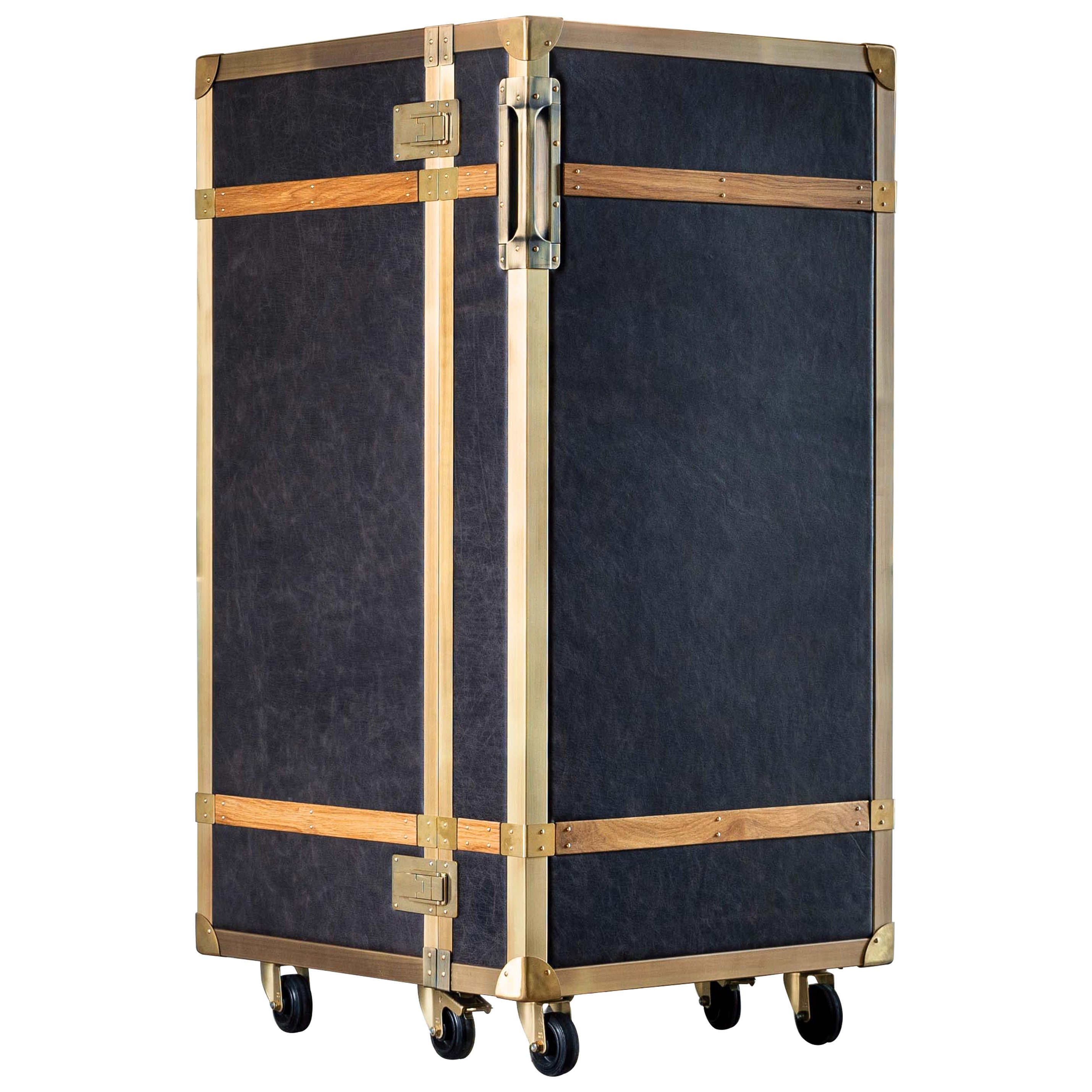 WINE CLASSIC TRUNK - Your wine cellar with a traditional aftertaste For Sale