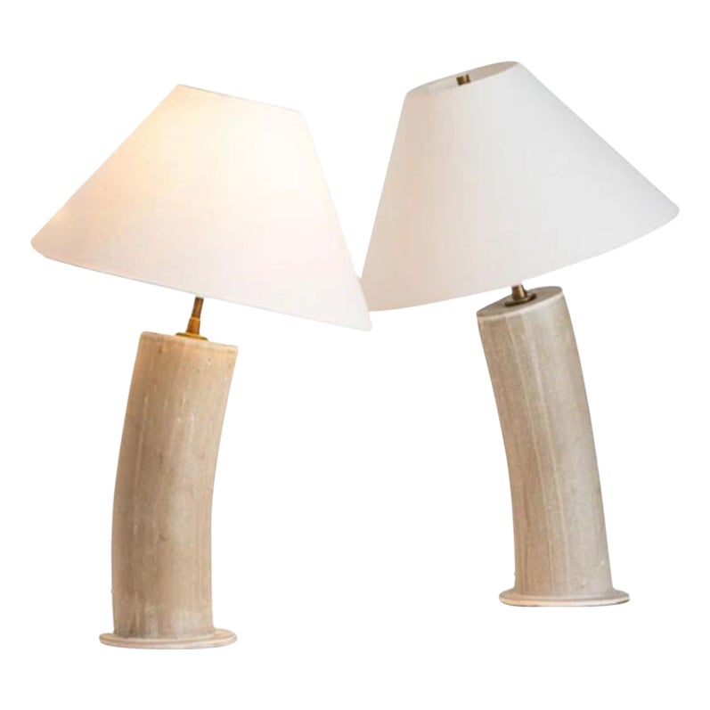 Dumais Made, Lampade da tavolo in ceramica, contemporanee, smalto pergamena beige, 2021