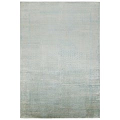 Rug & Kilim's Modern Classic Rug in Blue and Silver/Gray Gentle Patterns (Tapis classique moderne en bleu et argent/gris à motifs doux)
