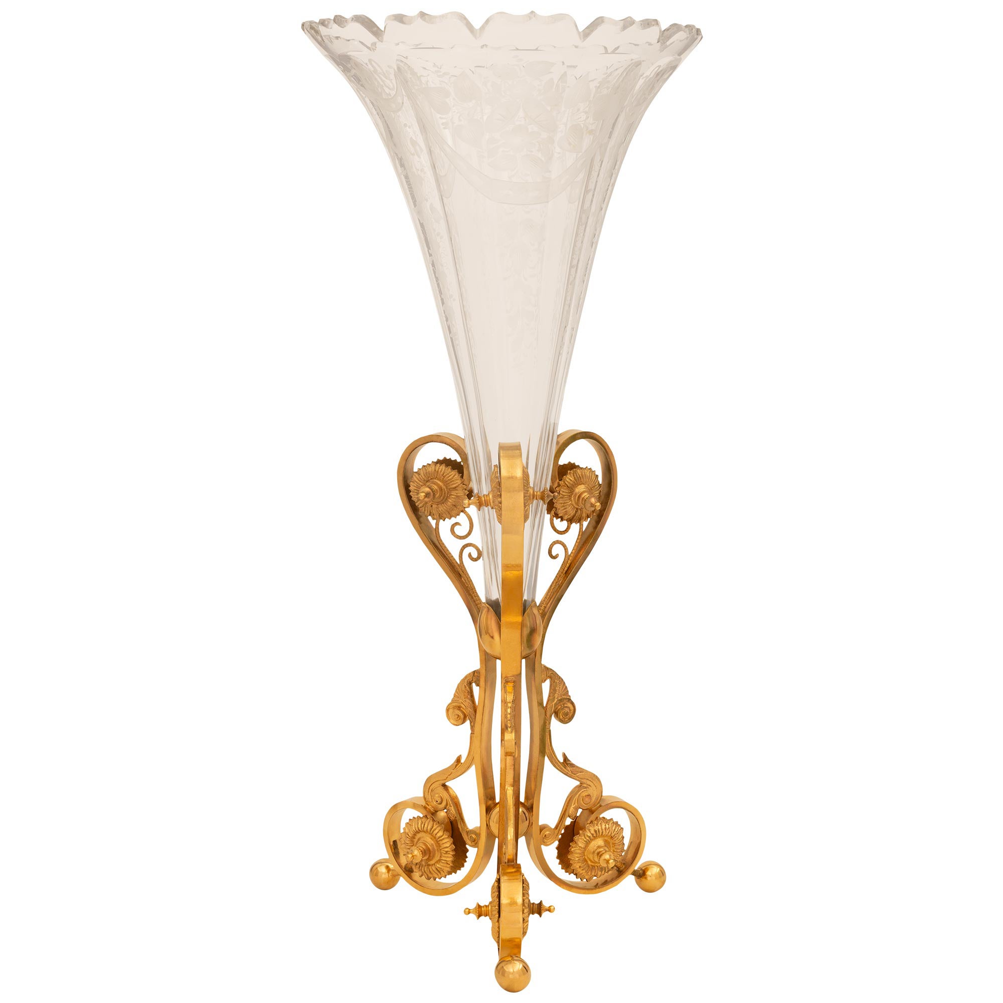 Französische Vase aus St. Baccarat-Kristall und Goldbronze im Louis-XVI-Stil der Jahrhundertwende im Angebot