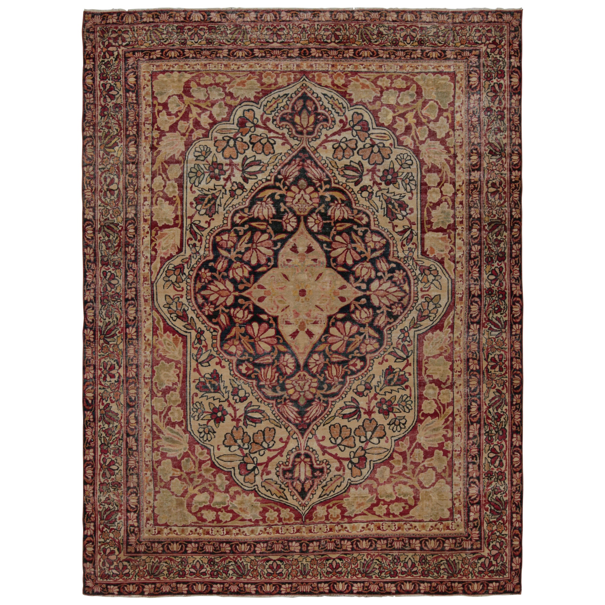 Antiker persischer Kerman Lavar Teppich, mit Blumenmustern, von Rug & Kilim