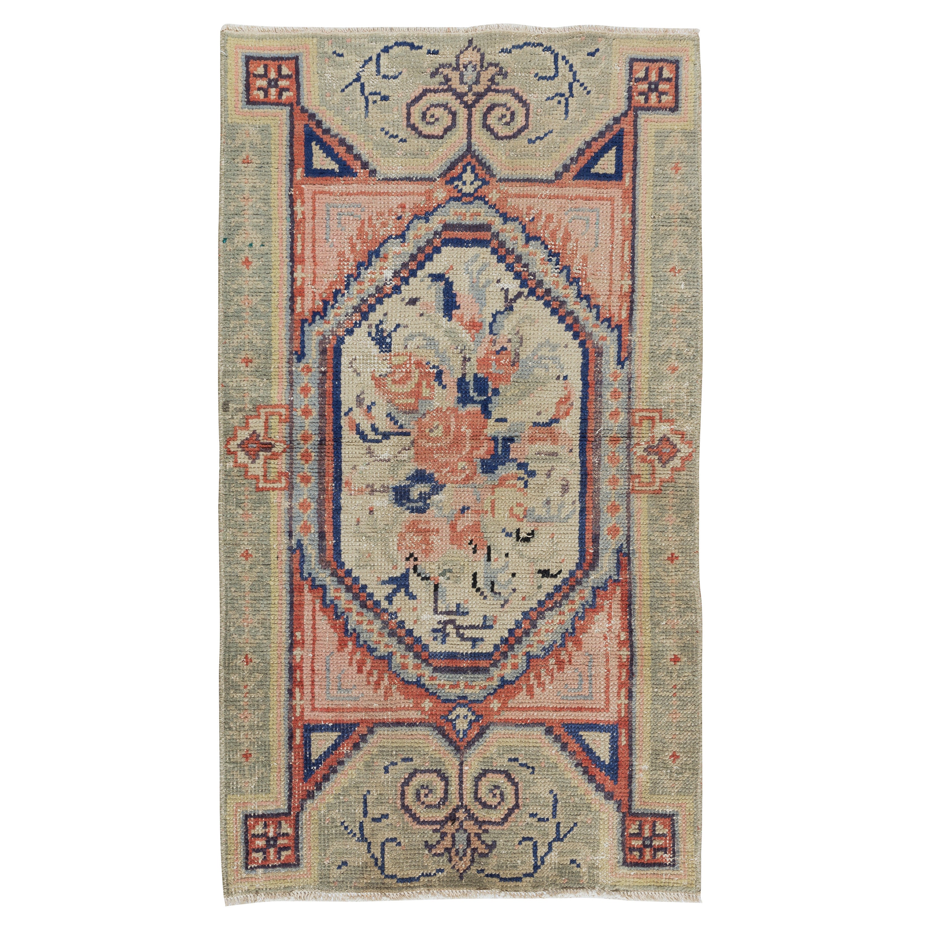 29x51 Zoll 1950er Jahre Türkischer Ghiordes Teppich. Einzigartiger halb-antiker Akzentteppich