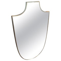 Miroir en forme de bouclier en laiton, style Gio Ponti, années 1950, Mid-century Modern