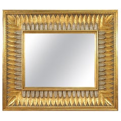 20e siècle Miroir italien en bois sculpté, doré et argenté, 1970