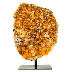 Großer natürlicher Citrin-Cluster, hochgrauer orangefarbener Druzy mit Goethit und Calcite