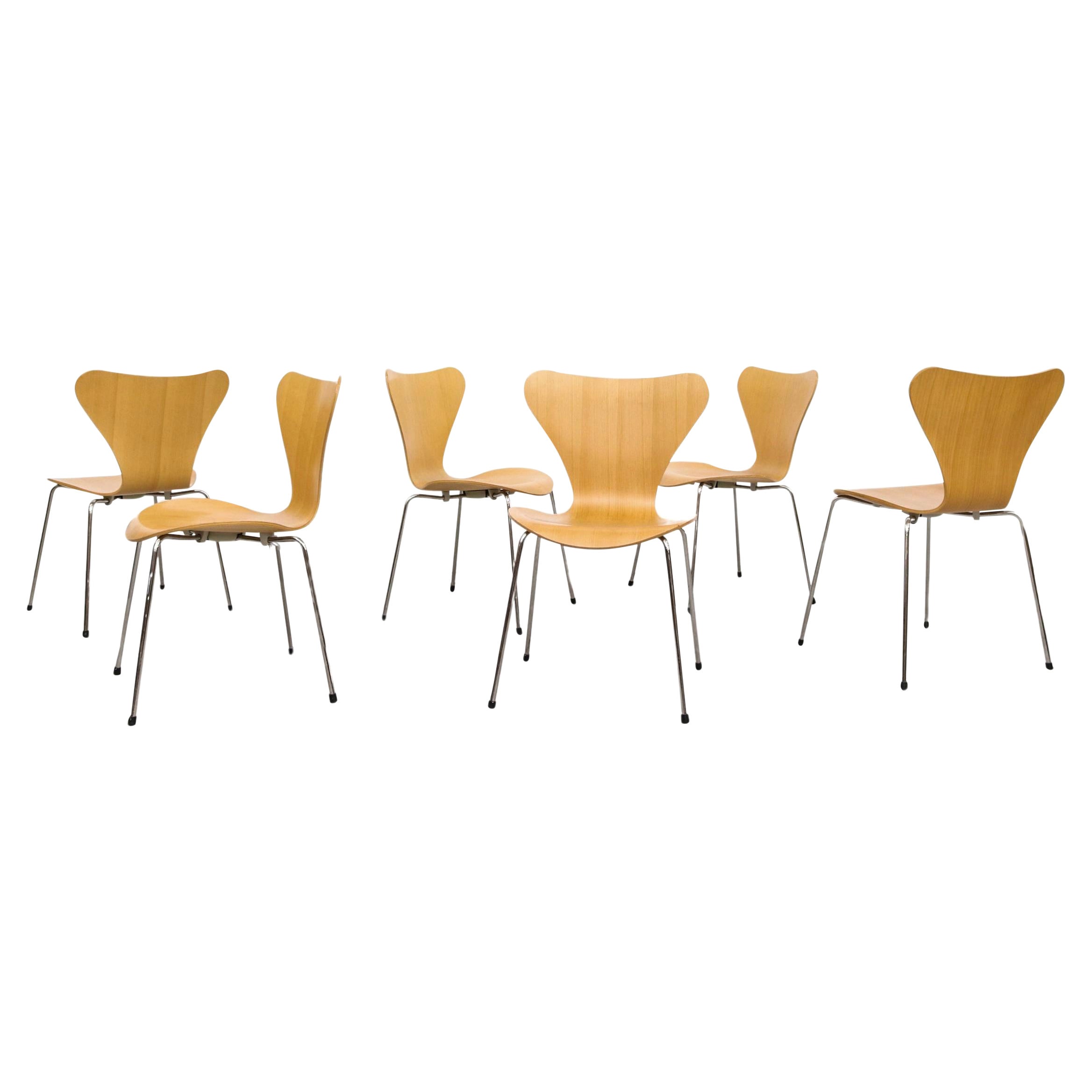 Arne Jacobsen "Series 7" Stackable Beech and Chrome Chairs for Fritz Hansen