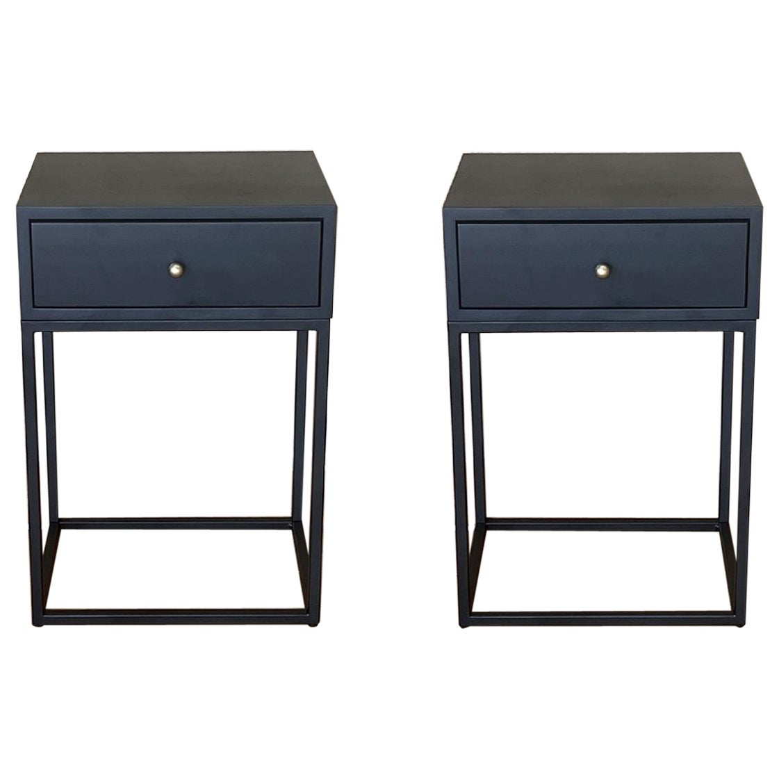 Pair of Black Nightstands with Single Drawer in  McCobb Style For Sale