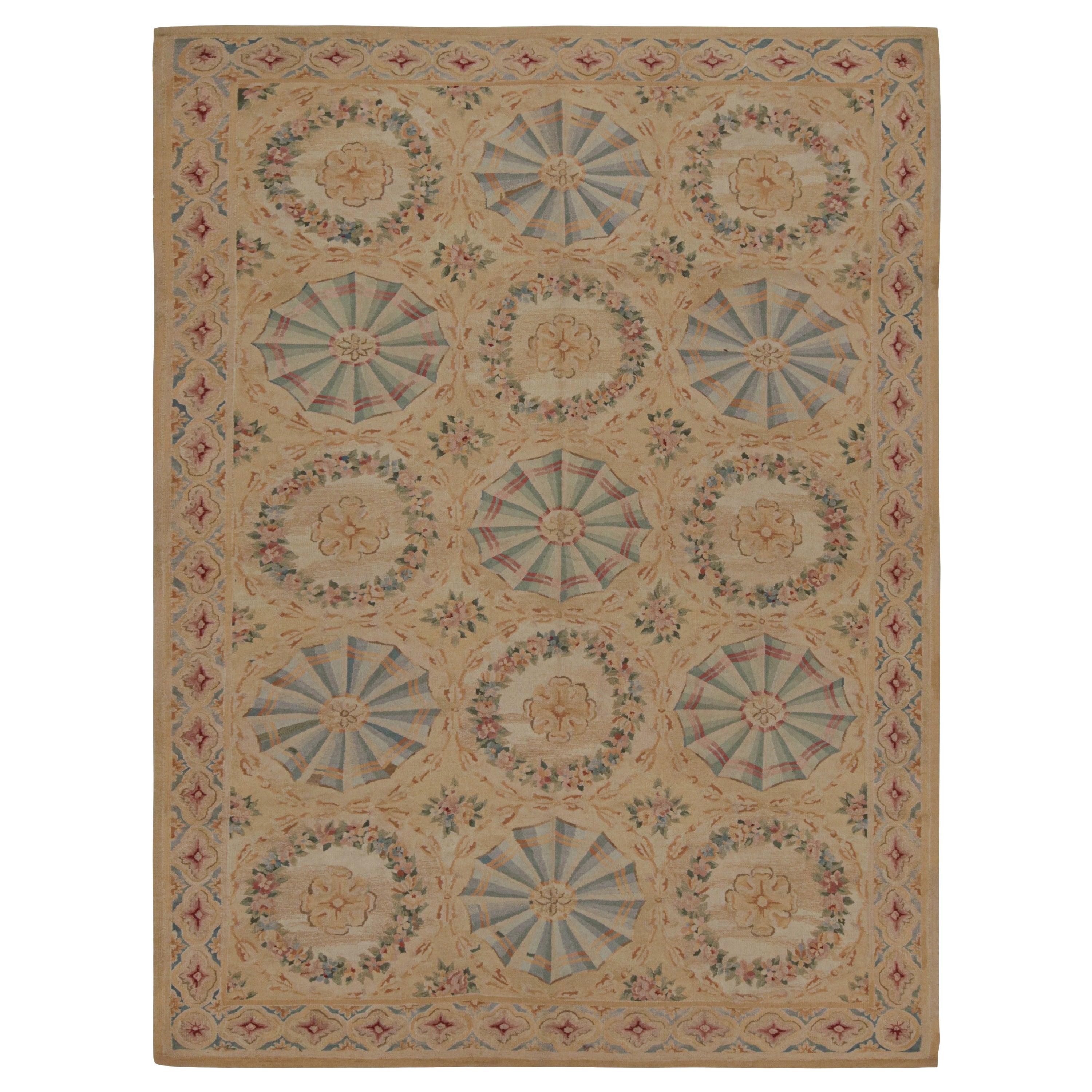 Rug & Kilim's Aubusson Style Flatweave Rug with Floral Patterns and Medallions (tapis tissé plat de style Aubusson avec des motifs floraux et des médaillons)