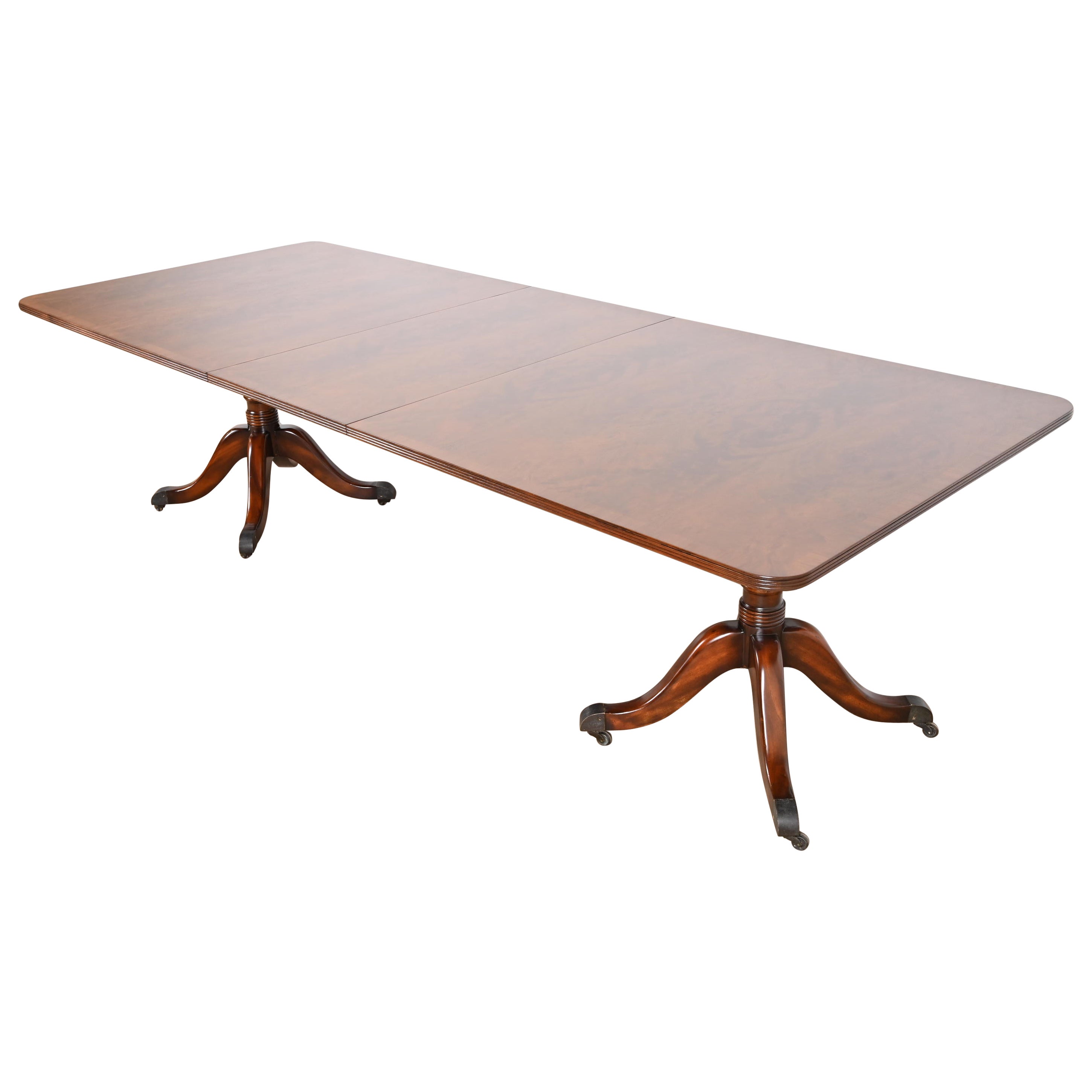Georgian Mahogany Double Pedestal Dining Table in the Manner of Baker Furniture For Sale