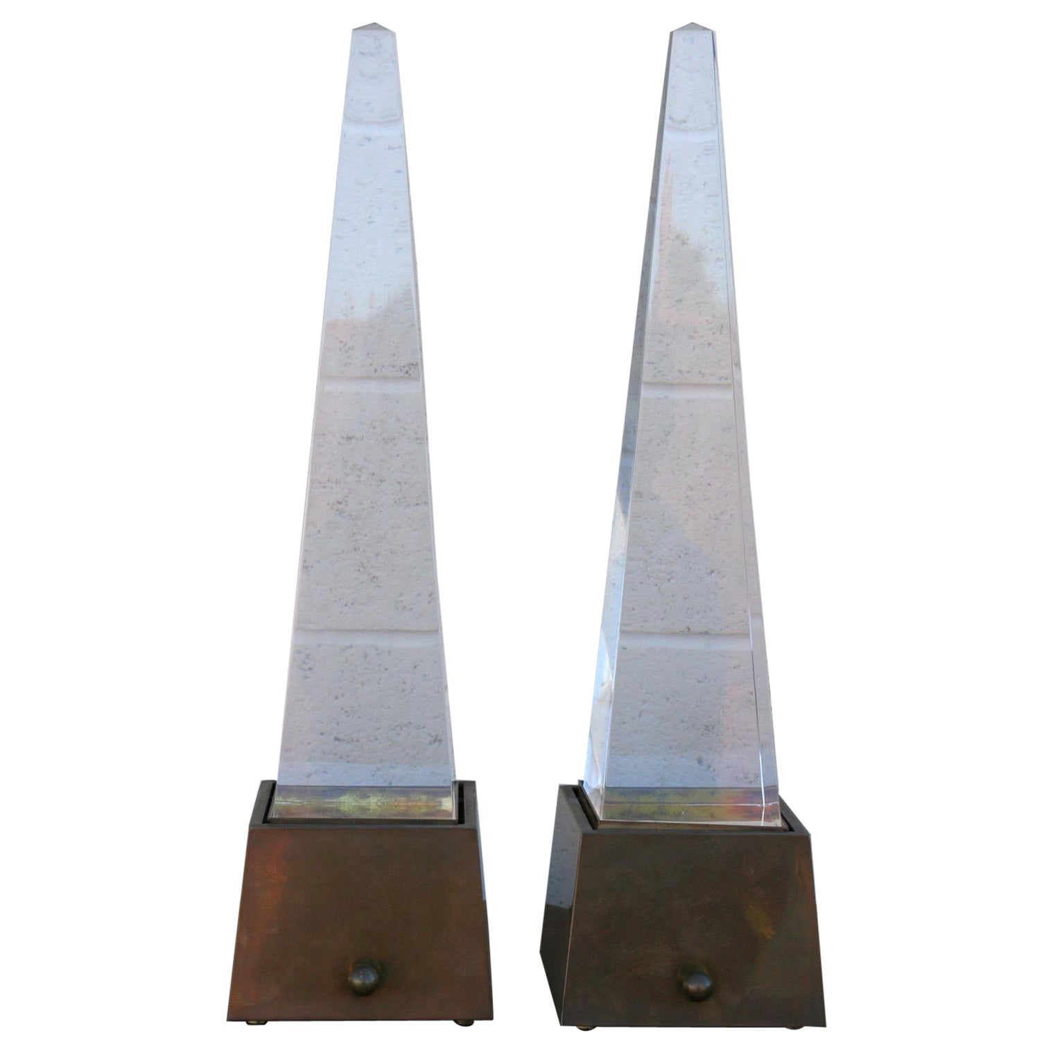 Mid-Century Modern Pair of Chapman Obelisk Lucite and Brass Table Lamp For Sale