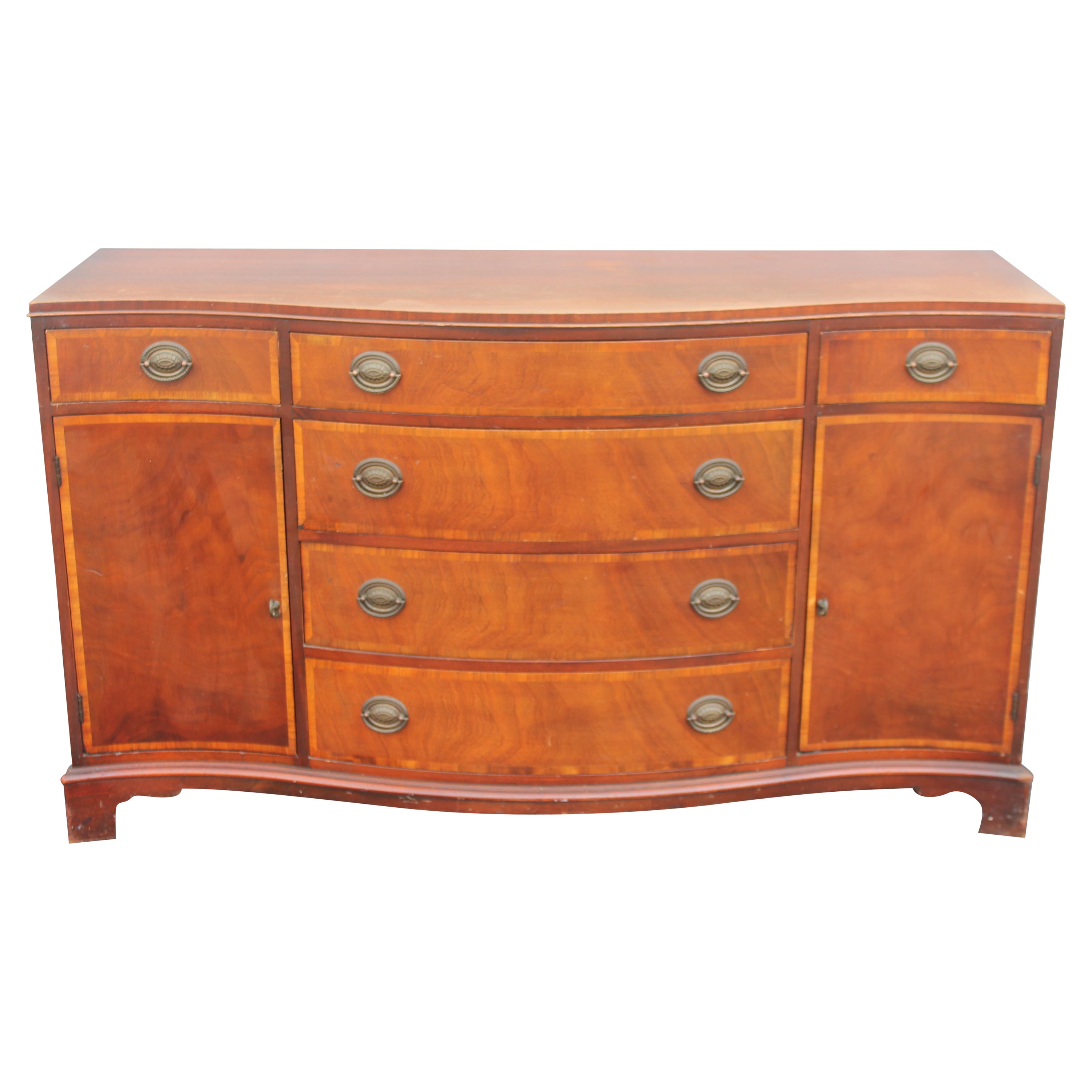 1940's Traditional style Mahogany Buffet/ Sideboard/ Credenza/ Dry Bar For Sale
