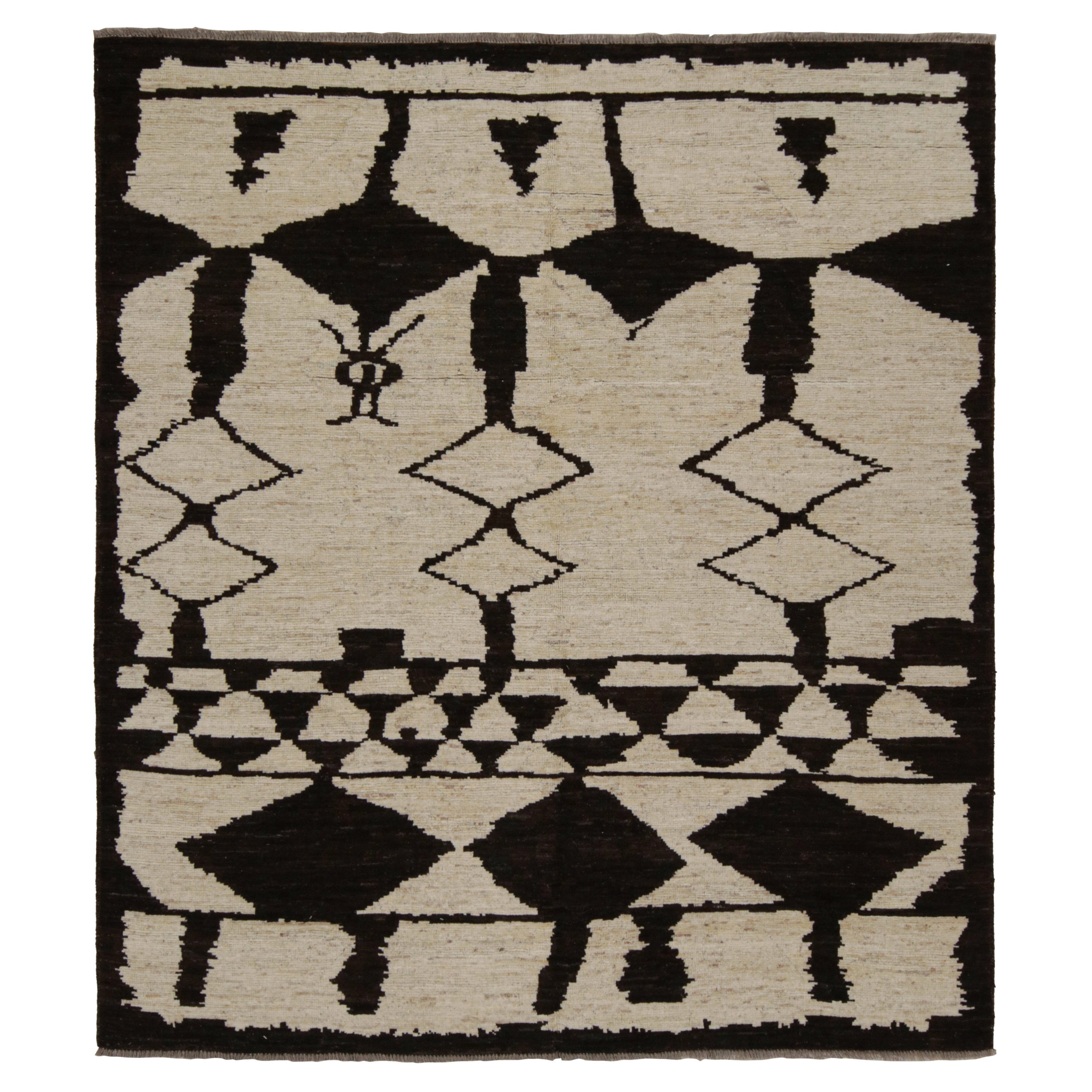 Rug & Kilim’s Moroccan Style Rug in Rich Brown, with Geometric Patterns For Sale