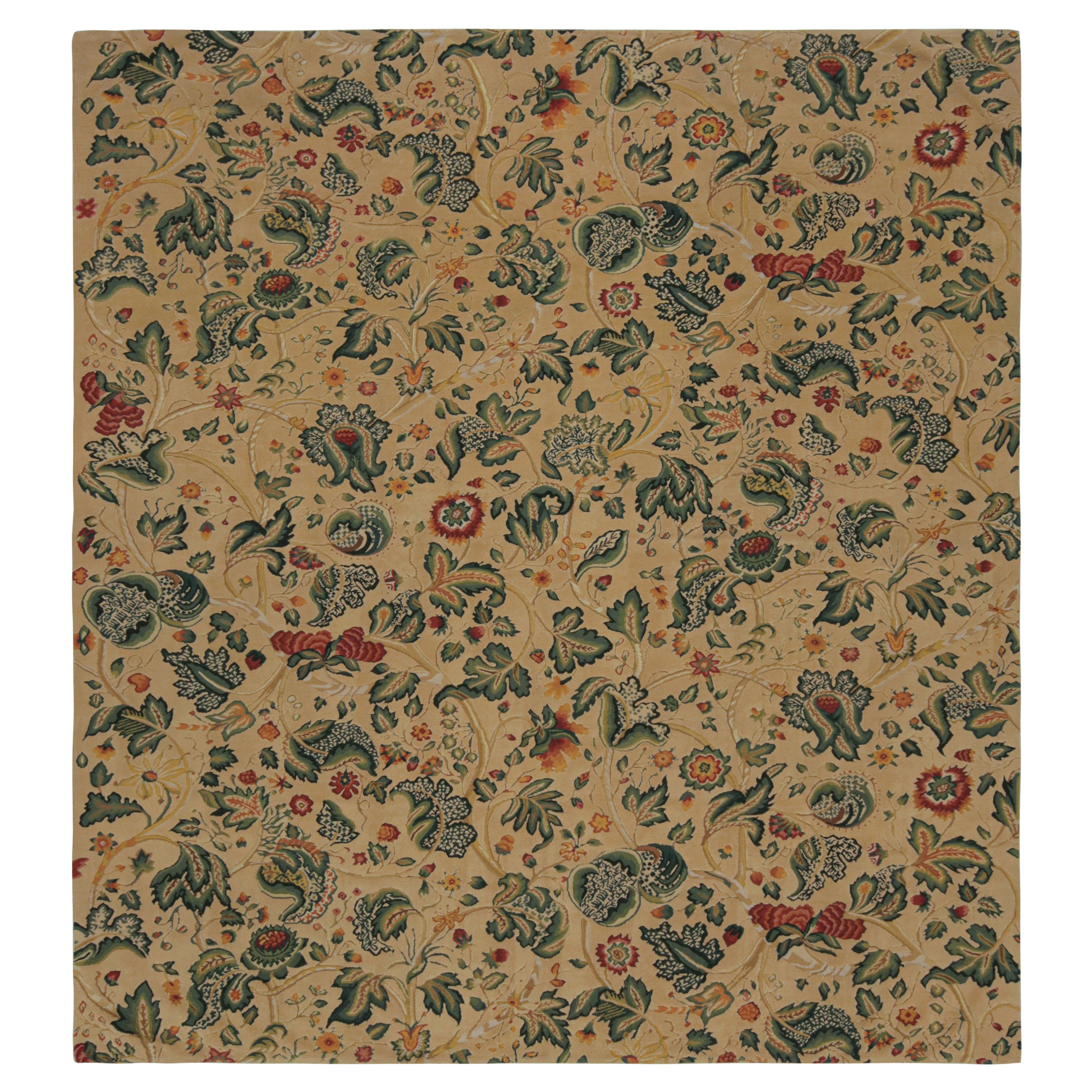 Rug & Kilim's Flachgewebe-Teppich in Creme mit Blumenmuster 'Tudor' im europäischen Stil im Angebot